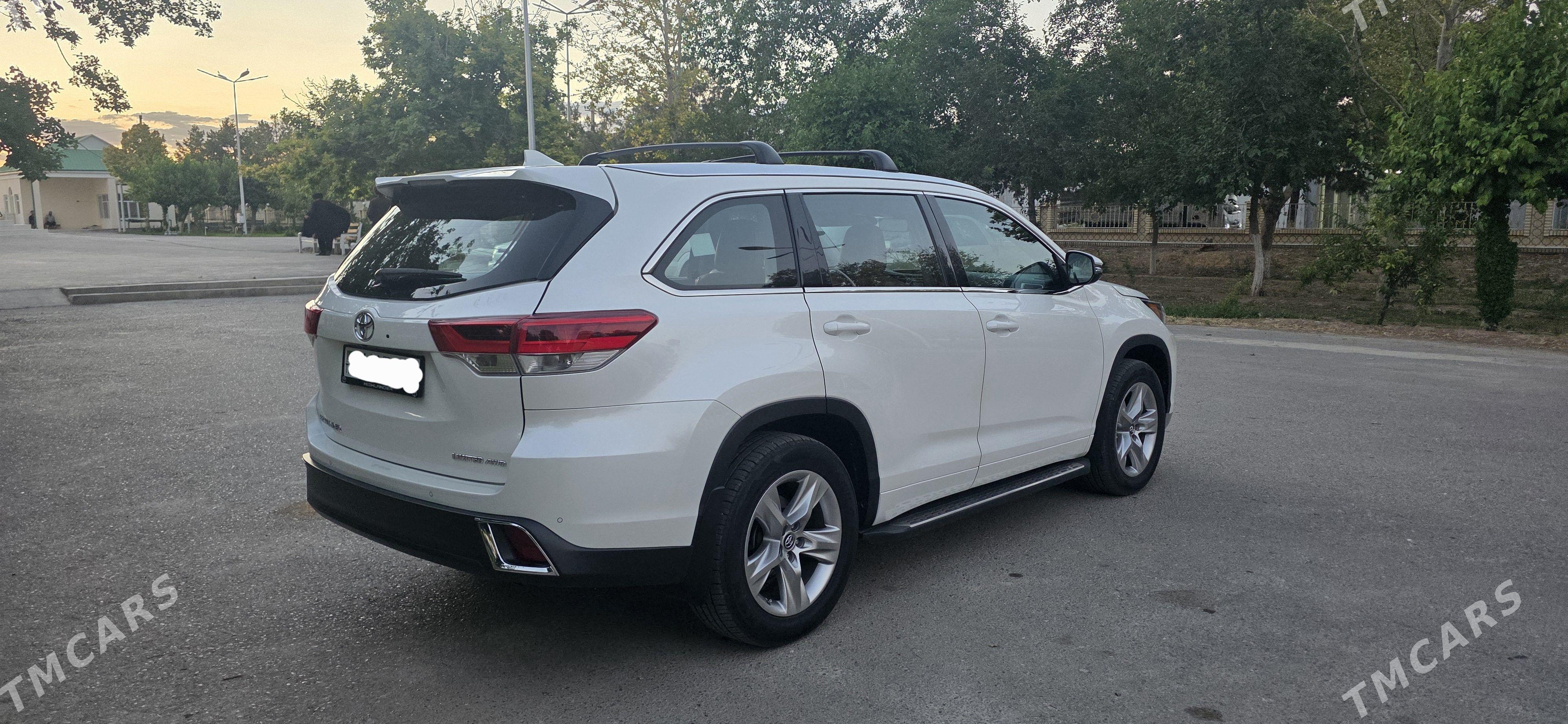 Toyota Highlander 2019 - 565 000 TMT - Ашхабад - img 1