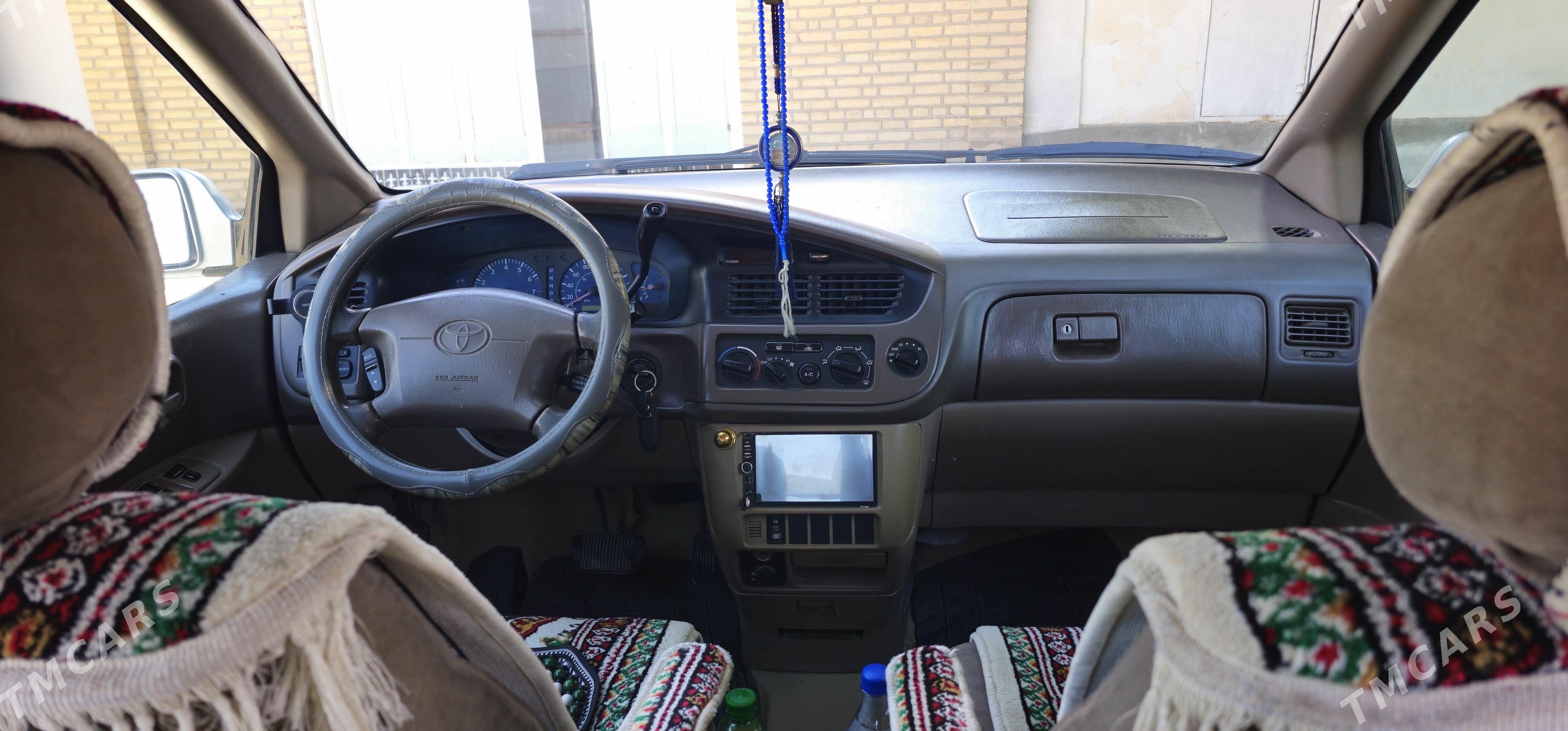 Toyota Sienna 2002 - 220 000 TMT - Ёлётен - img 1