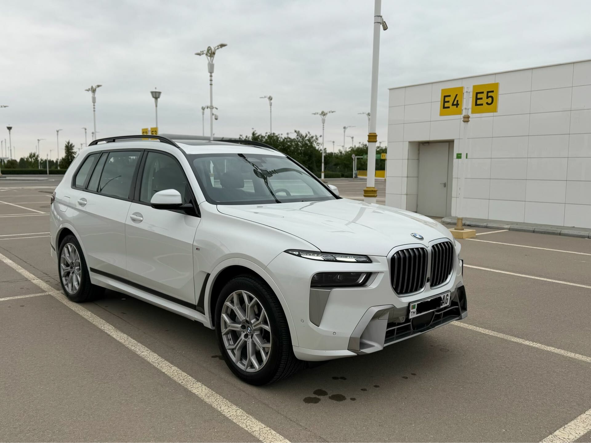 BMW X7 2023 - 1 600 000 TMT - Ашхабад - img 1