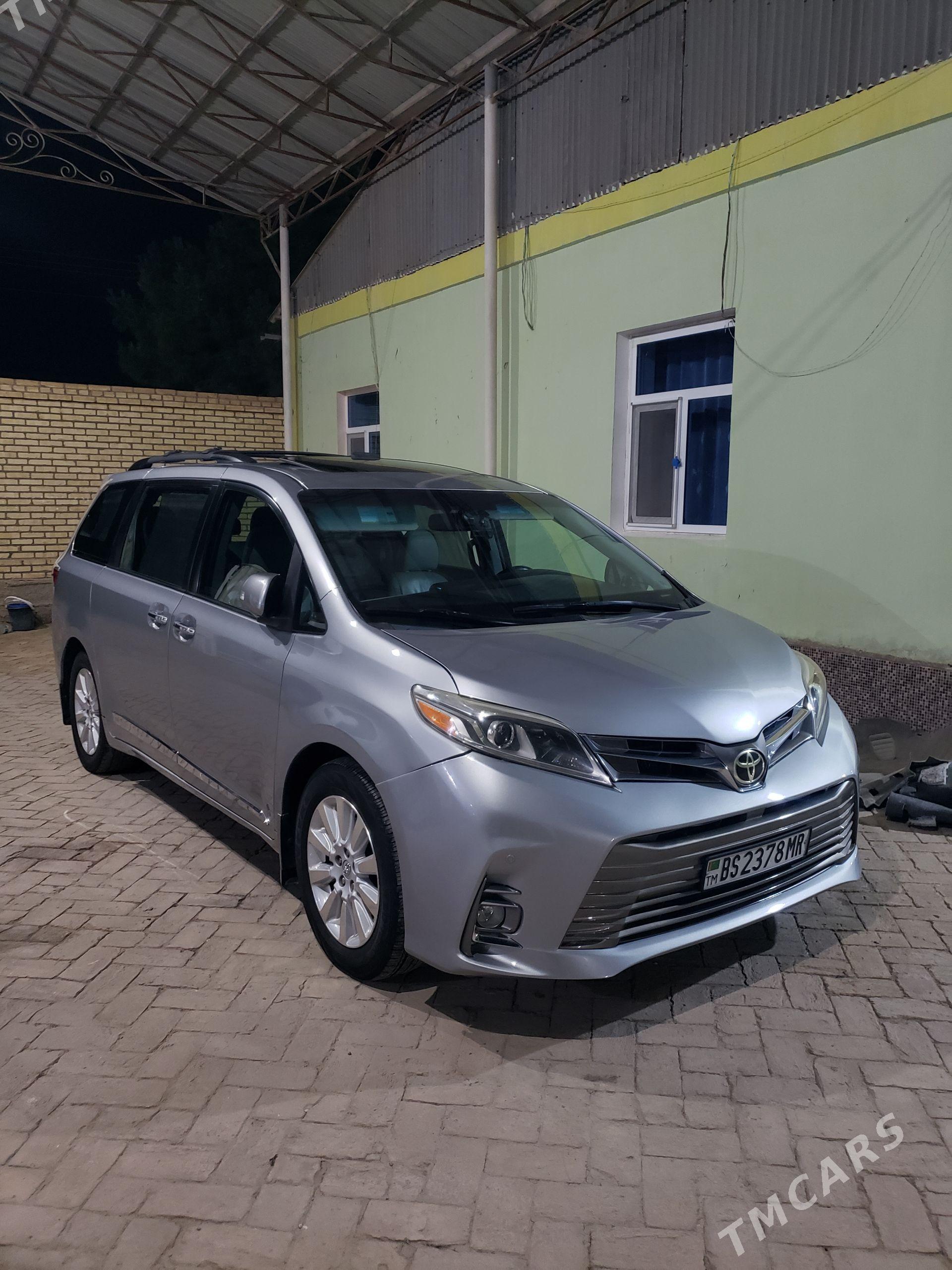 Toyota Sienna 2015 - 440 000 TMT - Байрамали - img 1