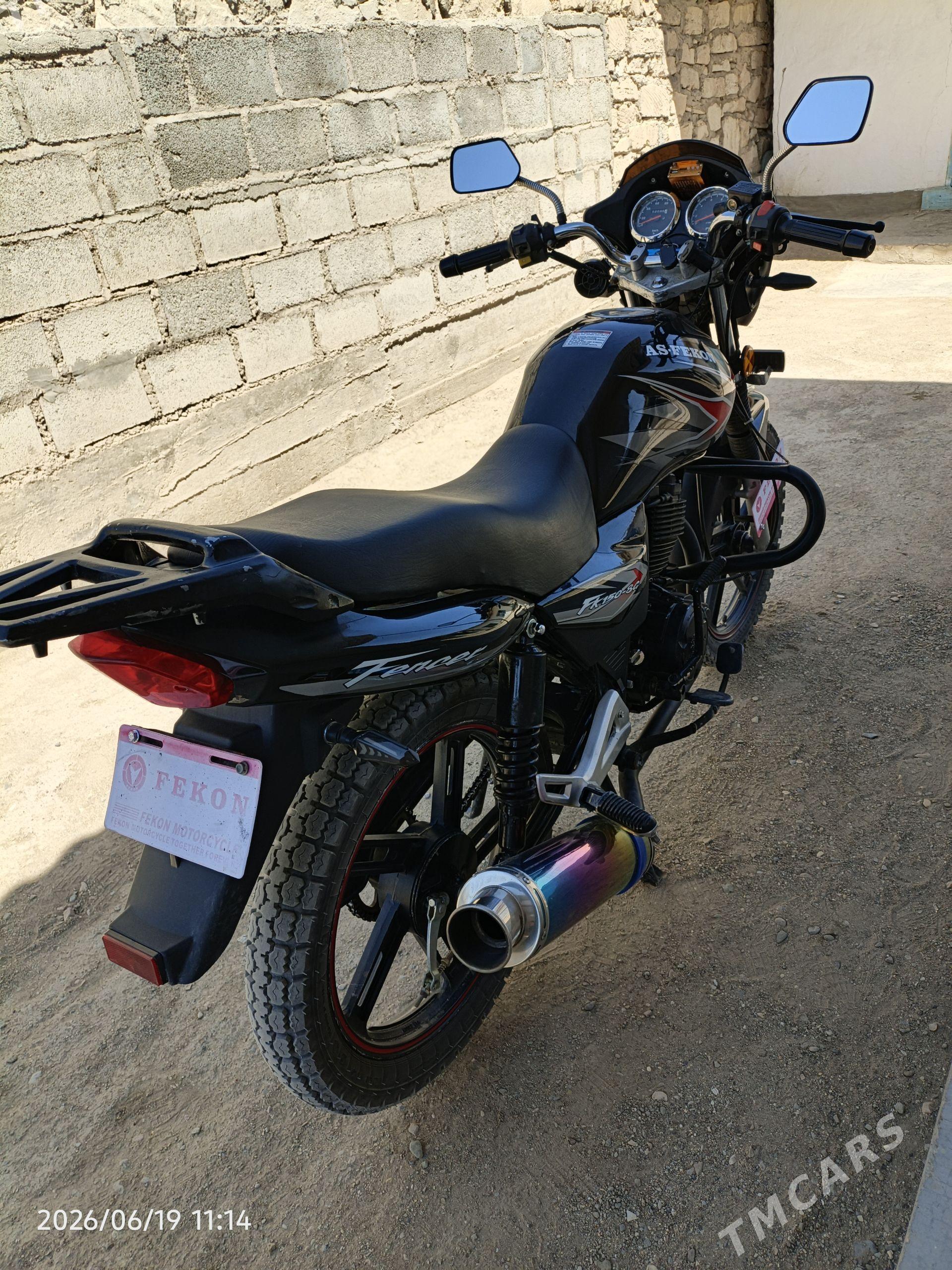 Fekon FK150-8G 2015 - 14 000 TMT - Гумдаг - img 1
