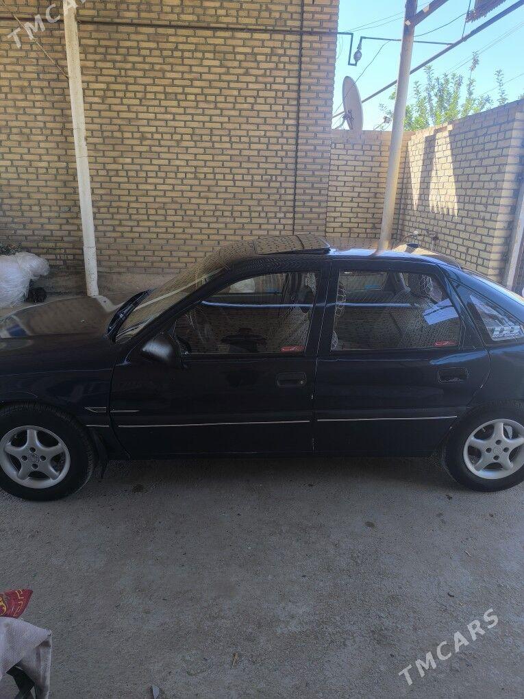 Opel Vectra 1990 - 26 000 TMT - Mary - img 1