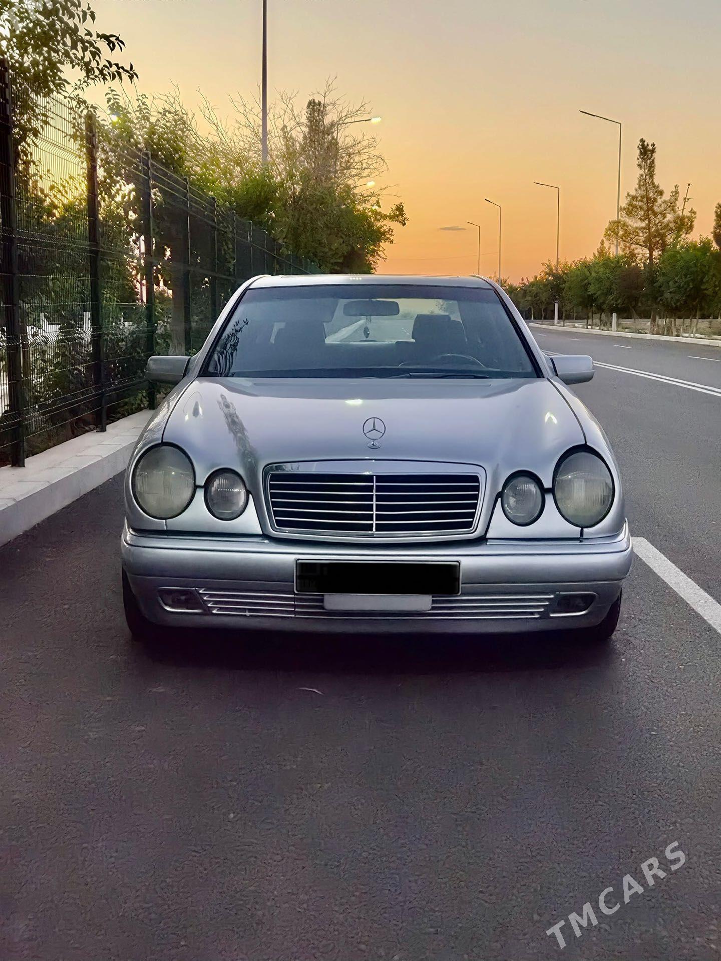 Mercedes-Benz E500 1996 - 120 000 TMT - Теджен - img 1