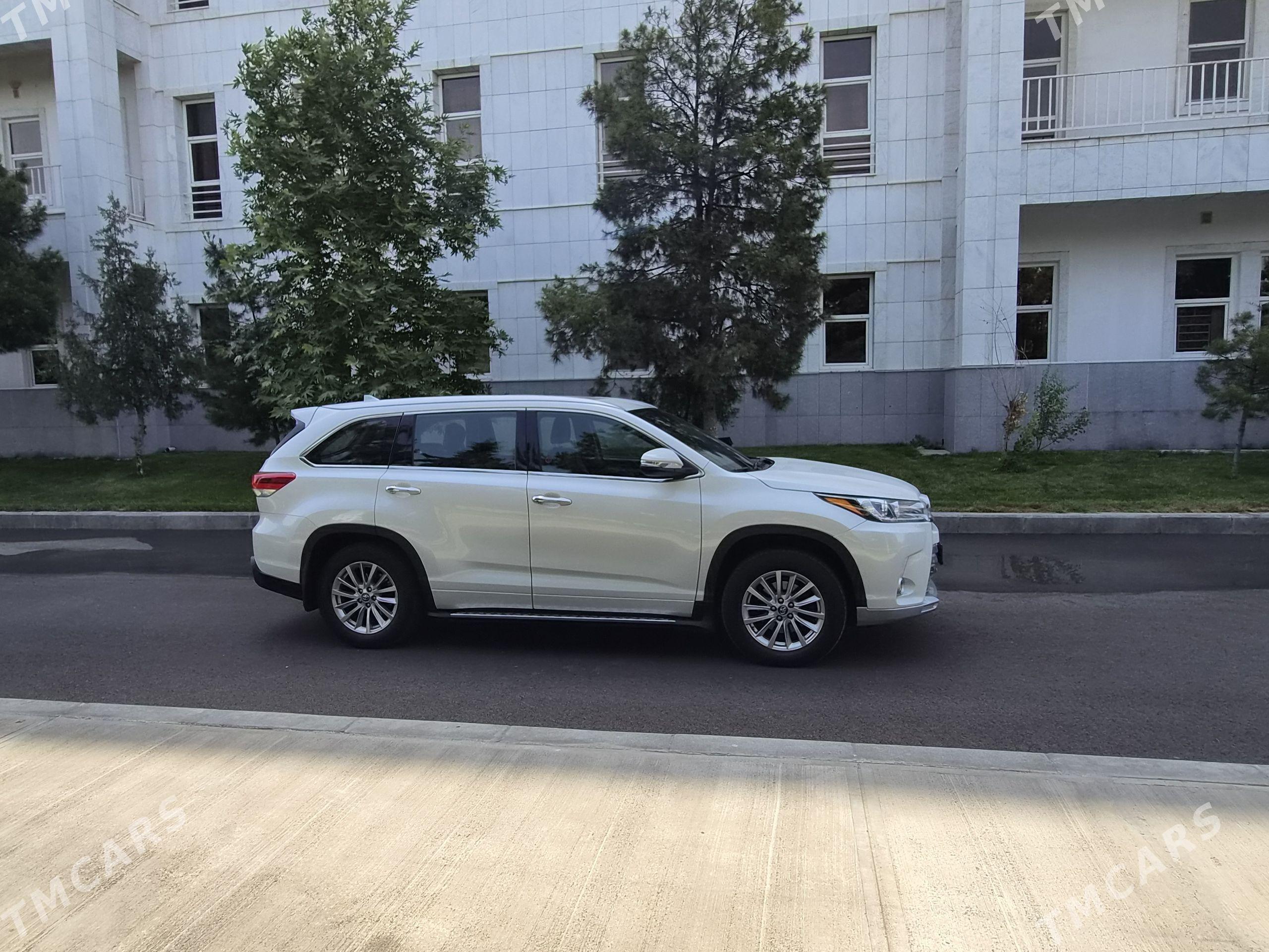 Toyota Highlander 2017 - 530 000 TMT - Ашхабад - img 1