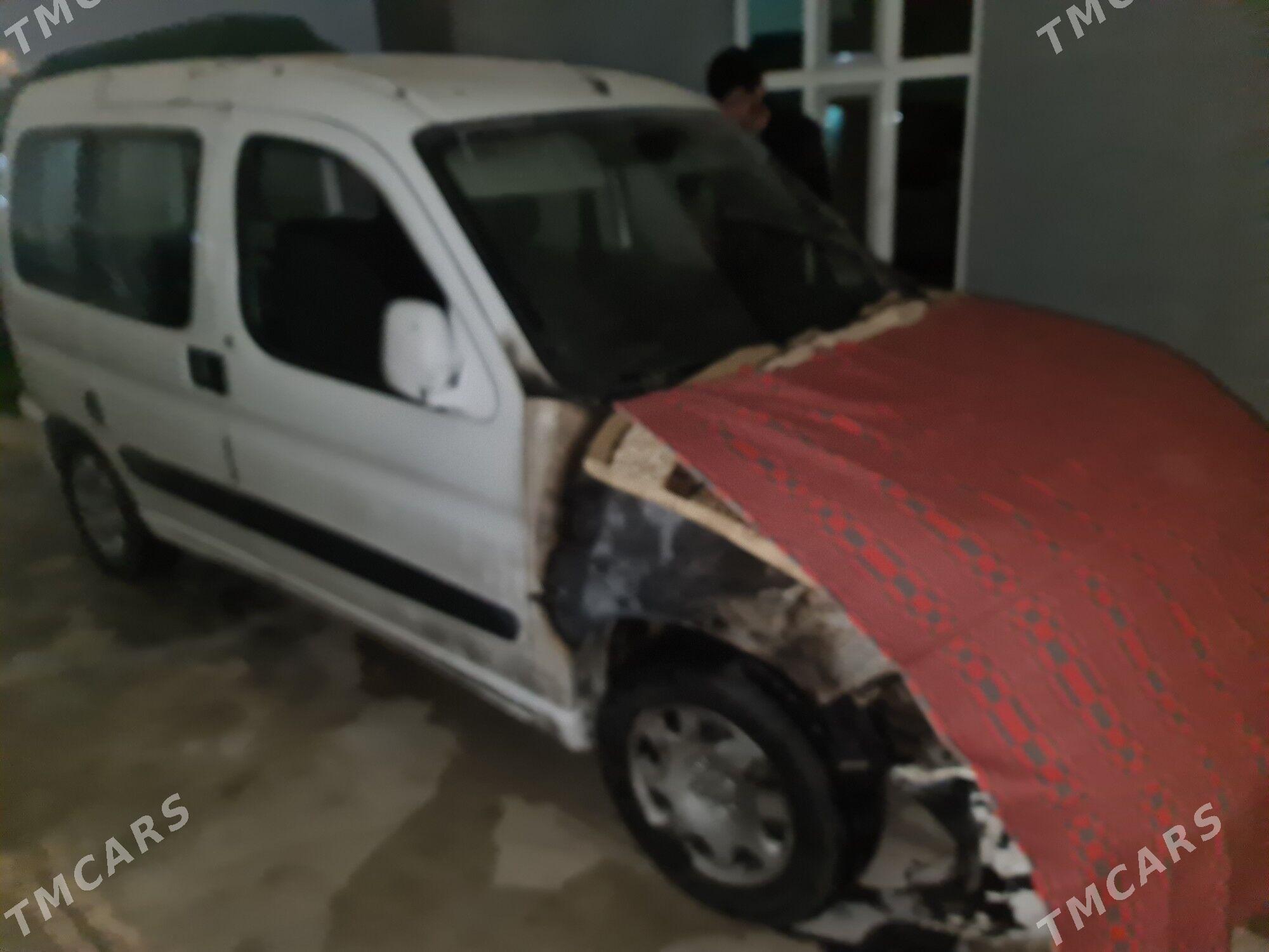 Peugeot 206 2010 - 65 000 TMT - Büzmeýin - img 1