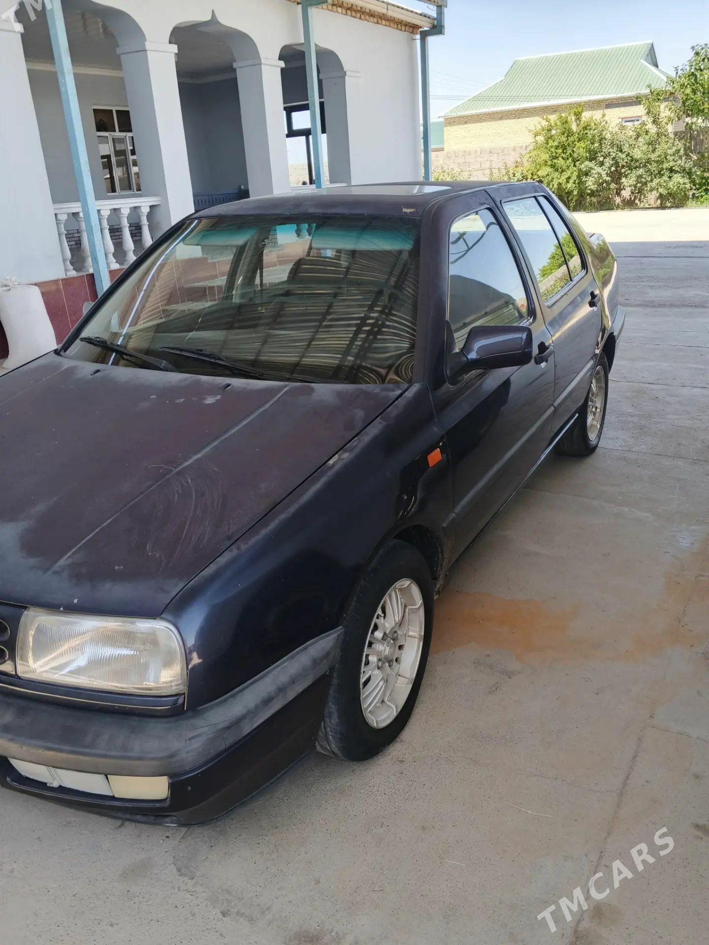 Volkswagen Vento 1994 - 25 000 TMT - Ашхабад - img 1