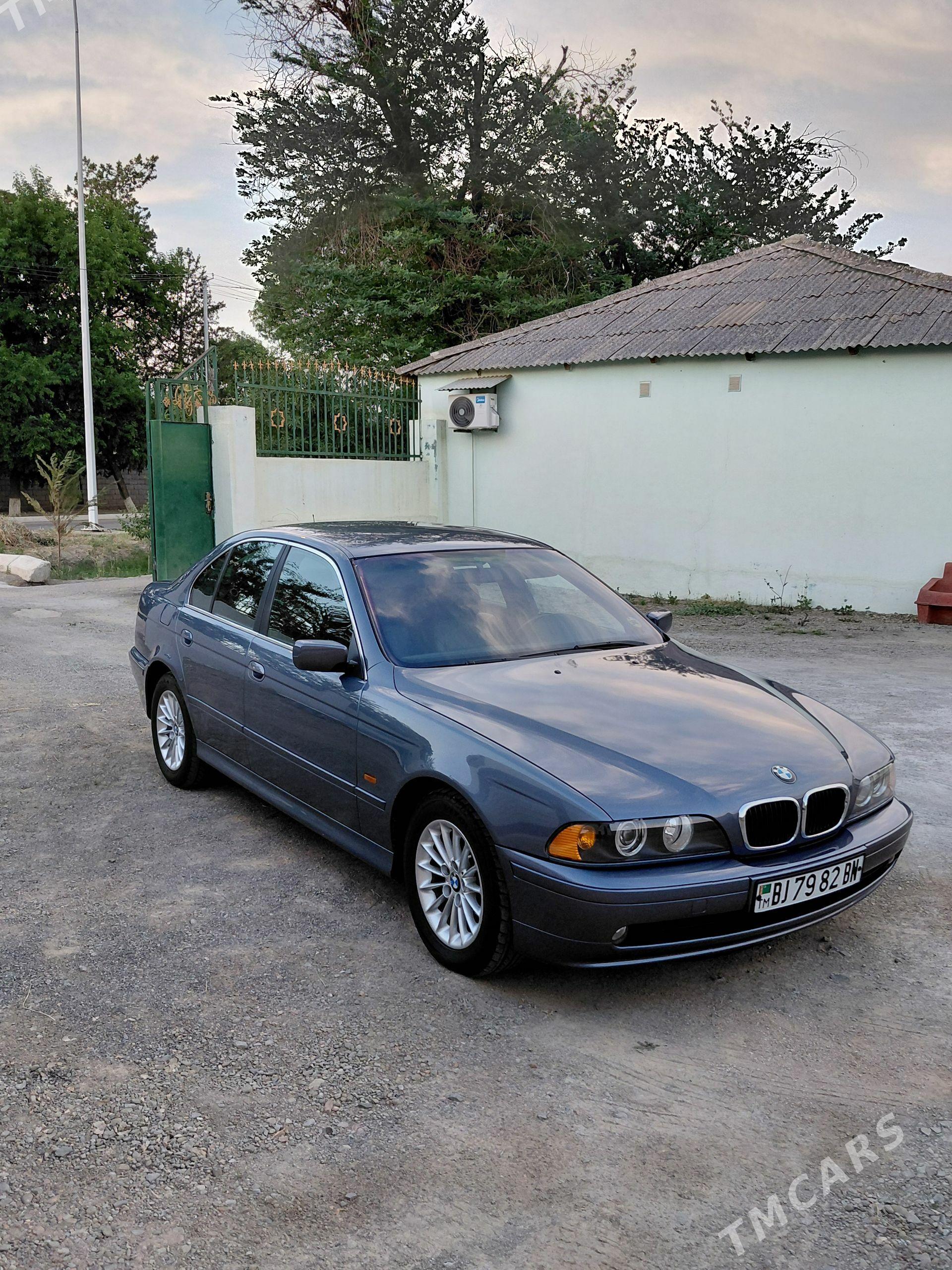 BMW E39 2003 - 175 000 TMT - Махтумкули - img 1