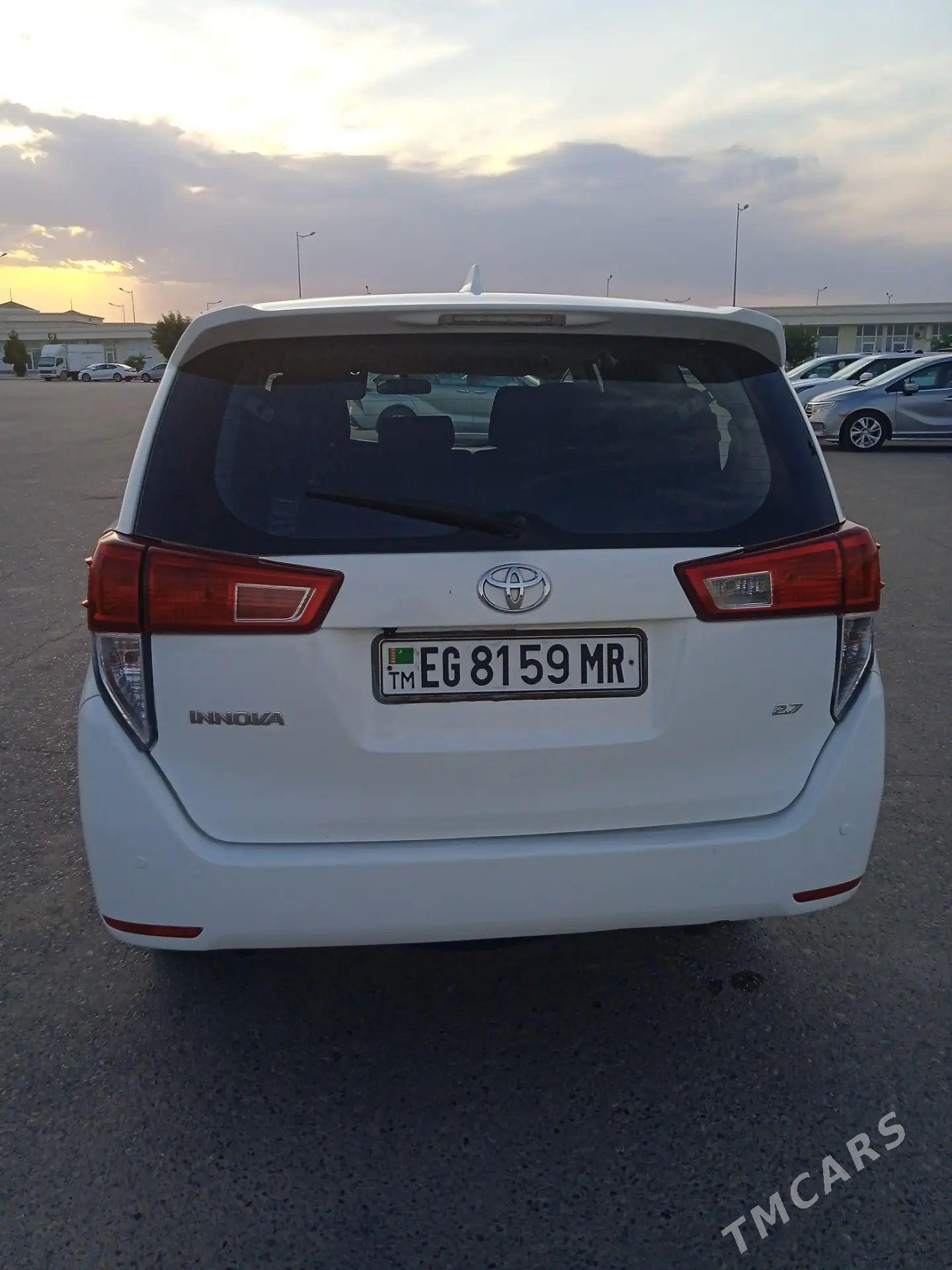 Toyota Innova 2021 - 260 000 TMT - Kerki - img 1