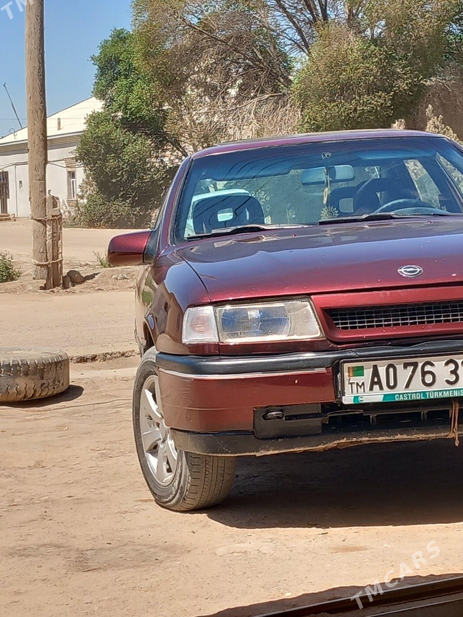 Opel Vectra 1992 - 35 000 TMT - Гурбансолтан Едже - img 1