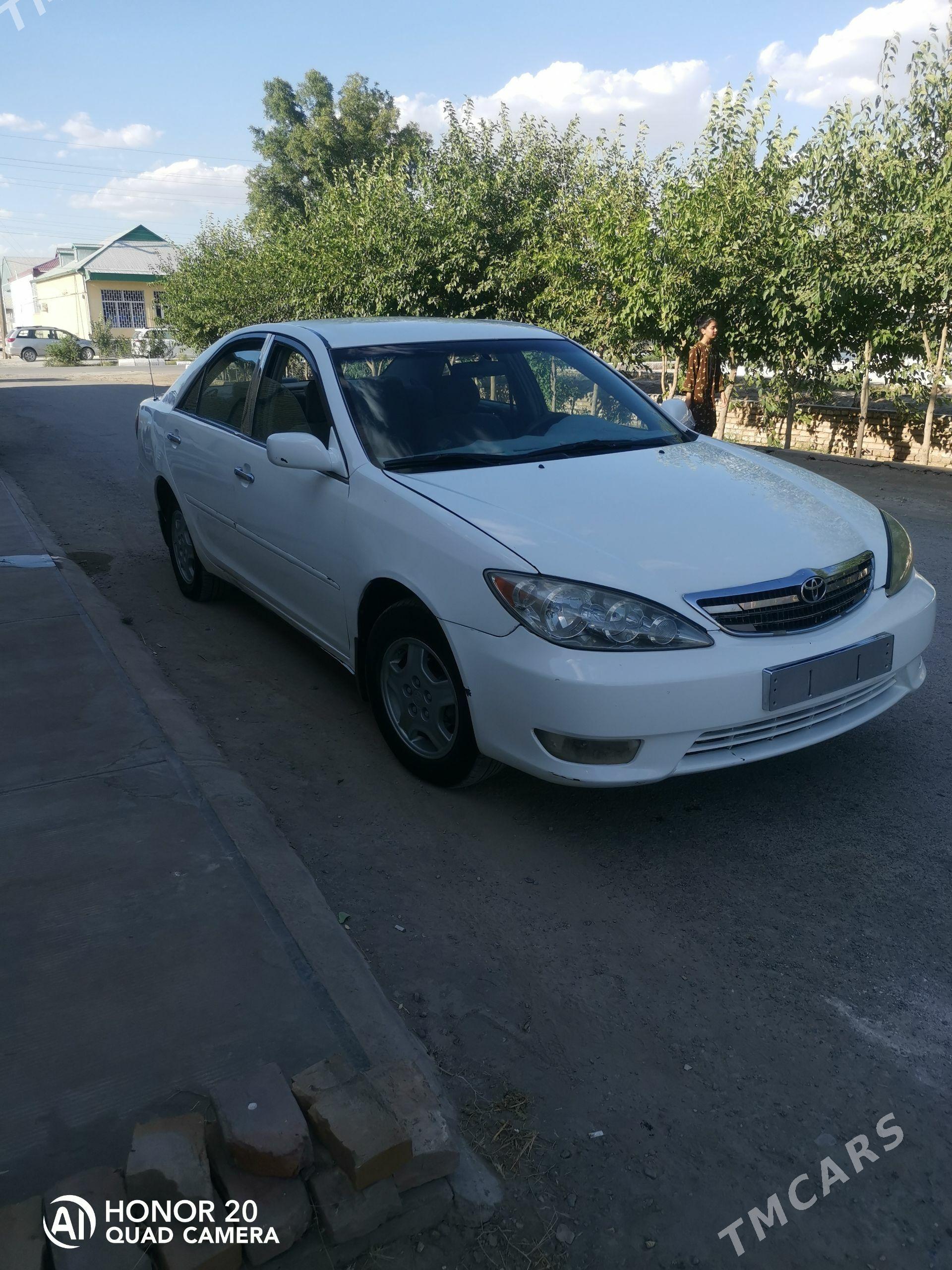 Toyota Camry 2004 - 132 000 TMT - Halaç - img 1