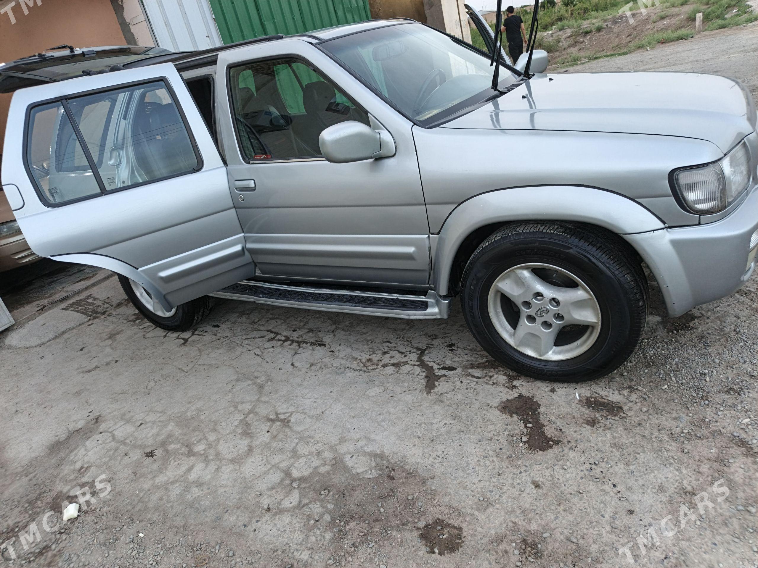 Infiniti QX4 2000 - 115 000 TMT - Çärjew - img 1