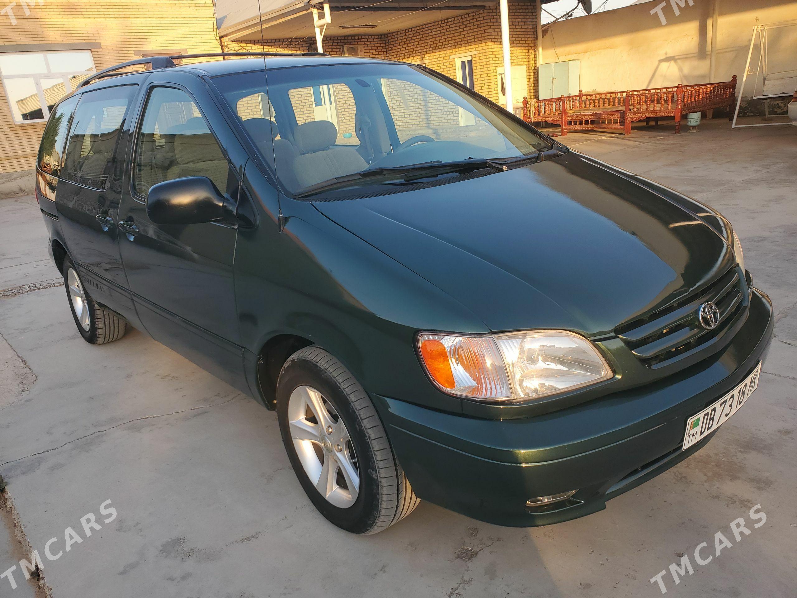 Toyota Sienna 2002 - 195 000 TMT - Байрамали - img 1