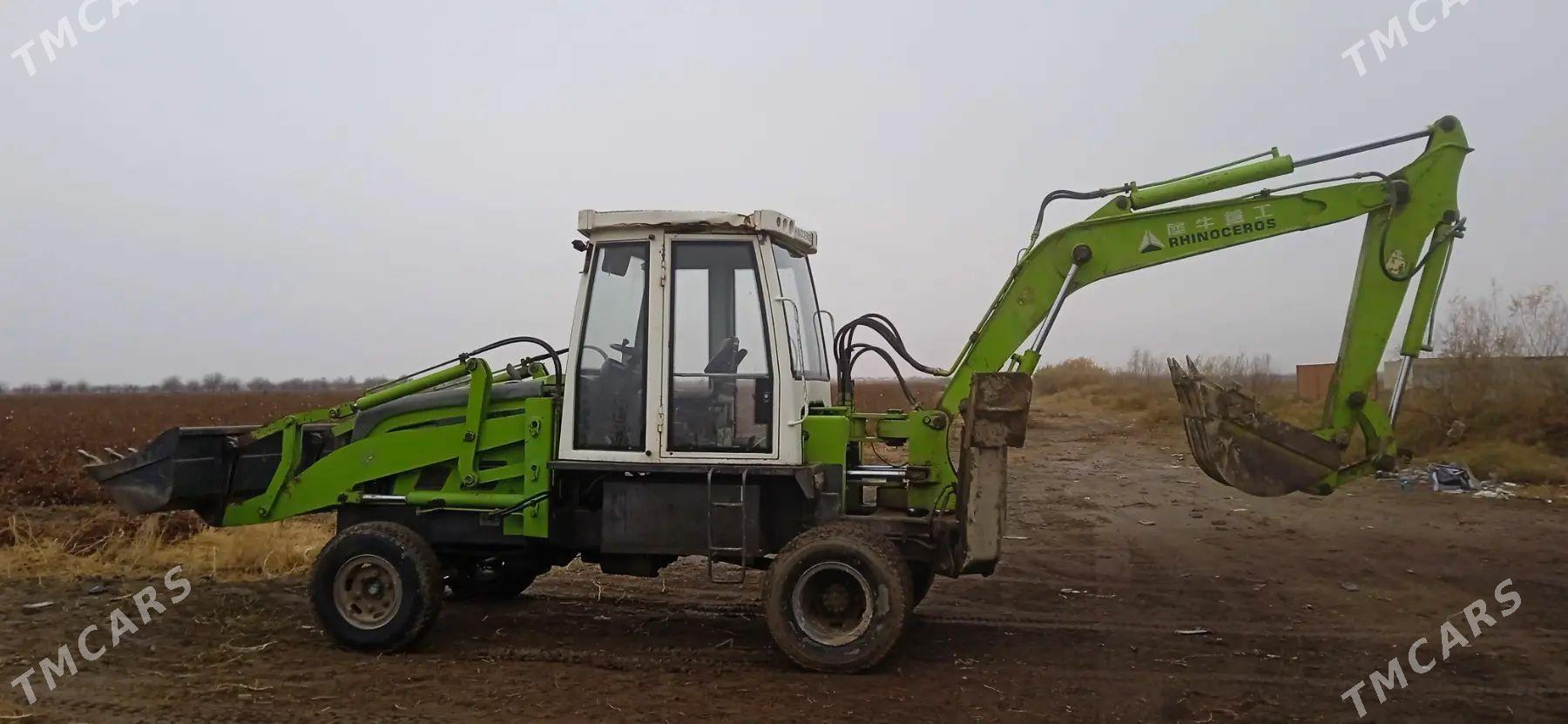 JCB 3CX Compact 2016 - 160 000 TMT - Sakarçäge - img 1