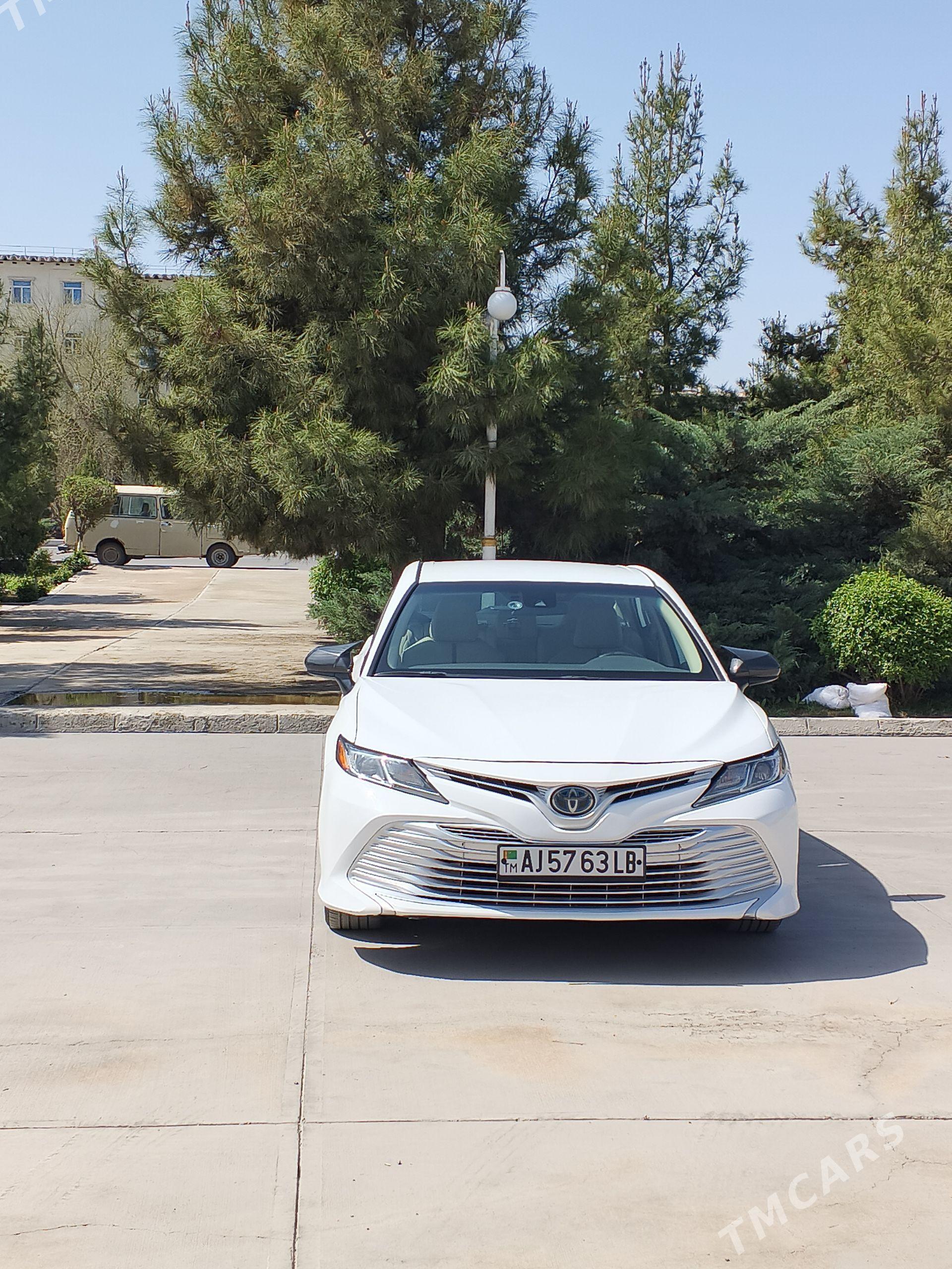 Toyota Camry Hybrid 2020 - 340 000 TMT - Туркменабат - img 1