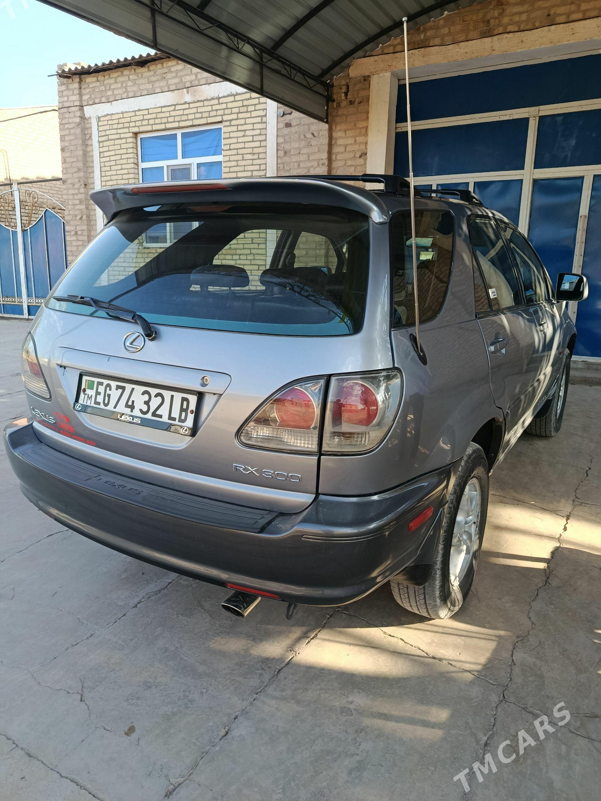 Lexus RX 300 2002 - 190 000 TMT - Саят - img 1