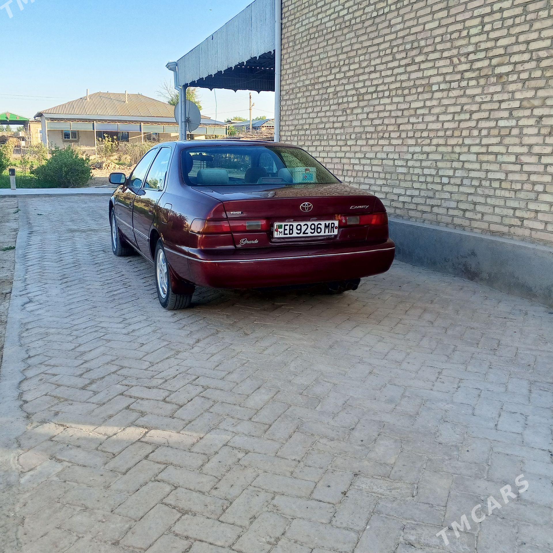 Toyota Camry 1998 - 140 000 TMT - Байрамали - img 1