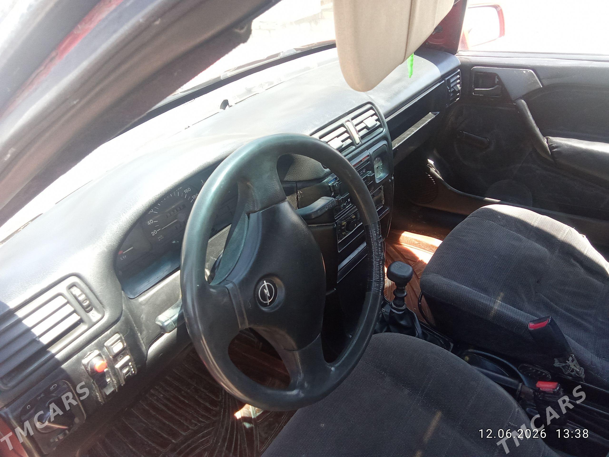 Opel Vectra 1992 - 32 000 TMT - Мары - img 1