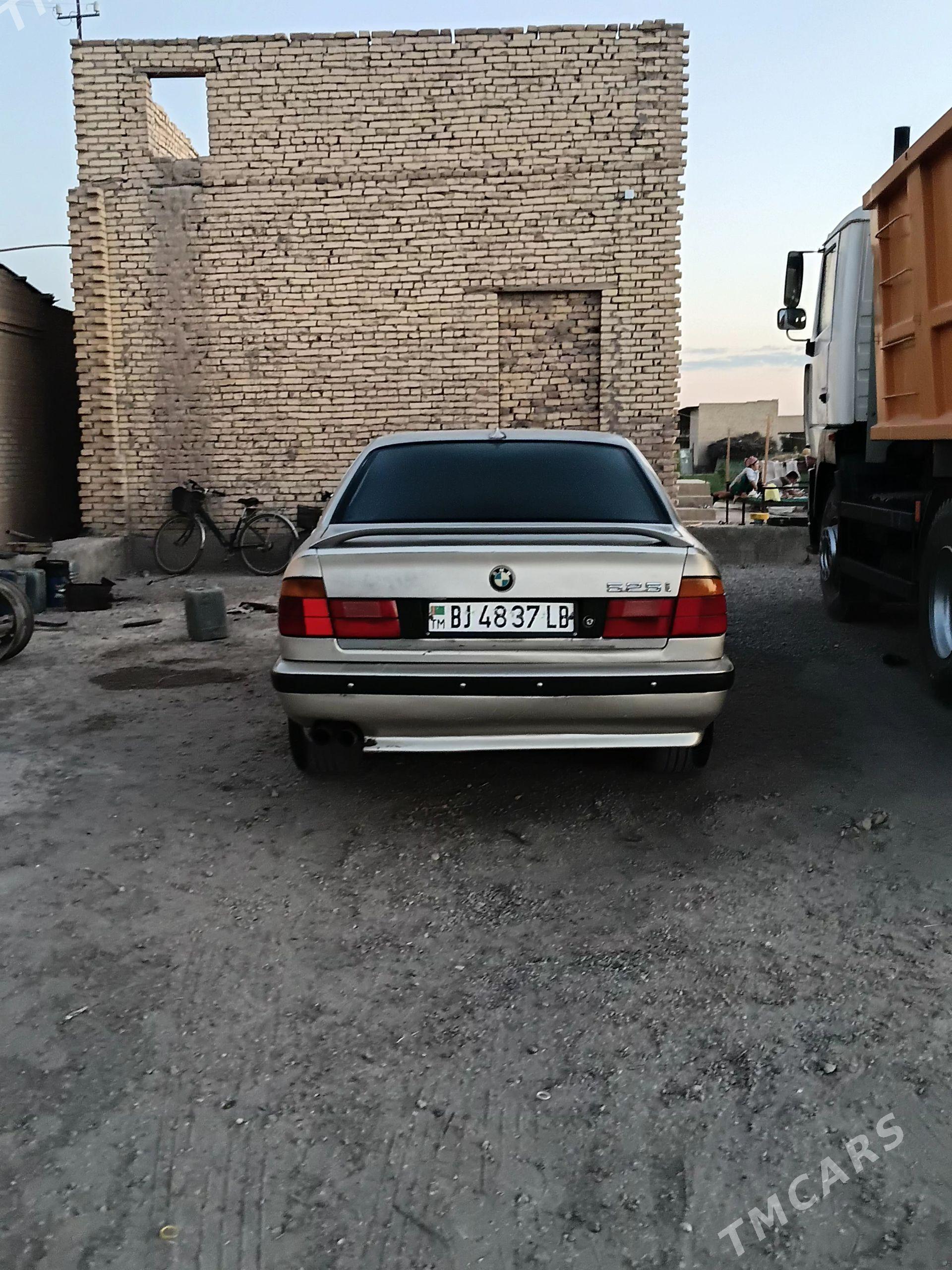 BMW 525 1990 - 50 000 TMT - Çärjew - img 1