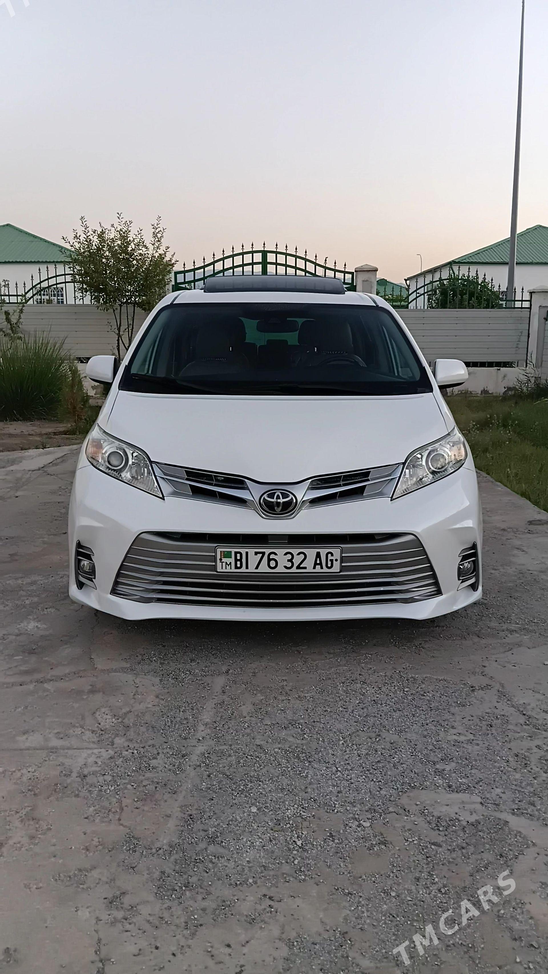 Toyota Sienna 2020 - 480 000 TMT - Тязе заман - img 1