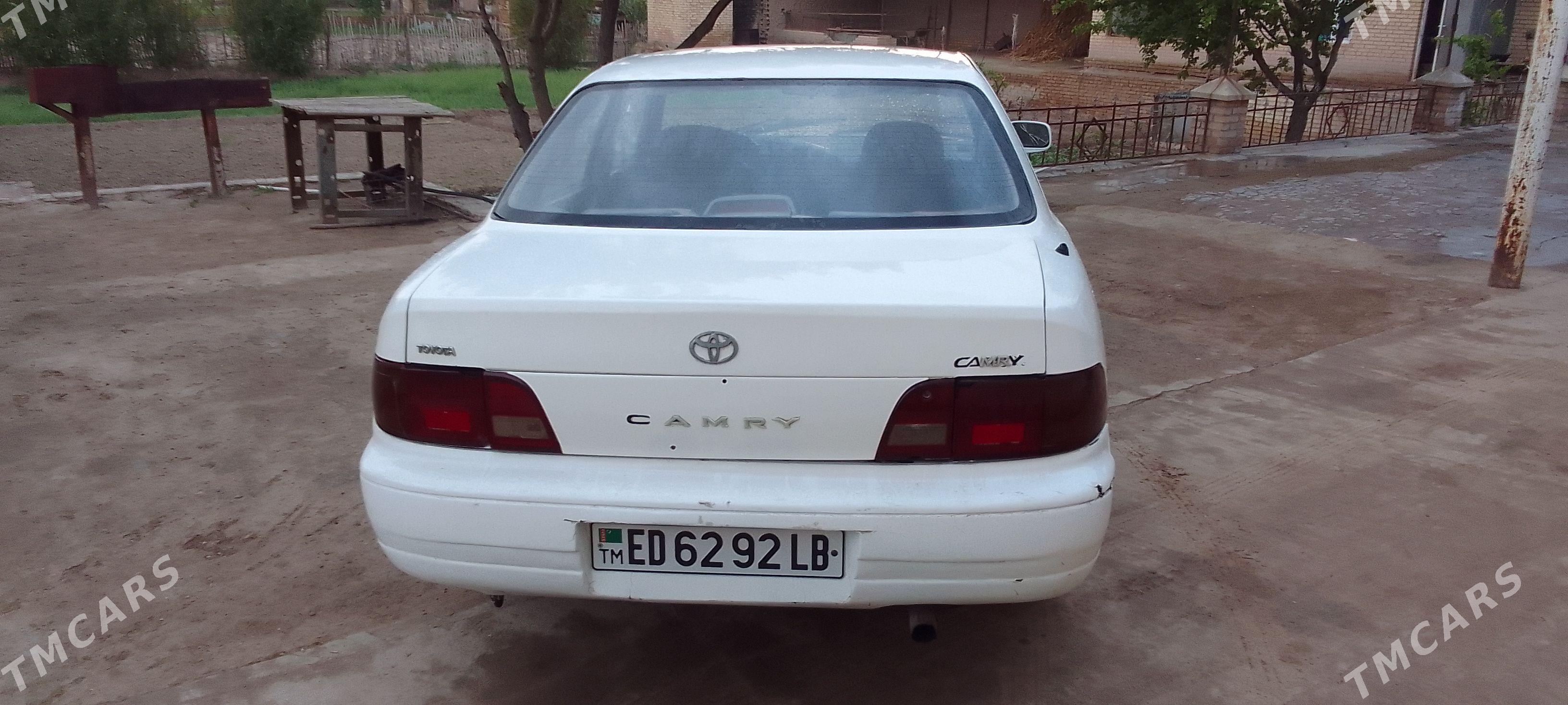 Toyota Camry 1993 - 70 000 TMT - Халач - img 1