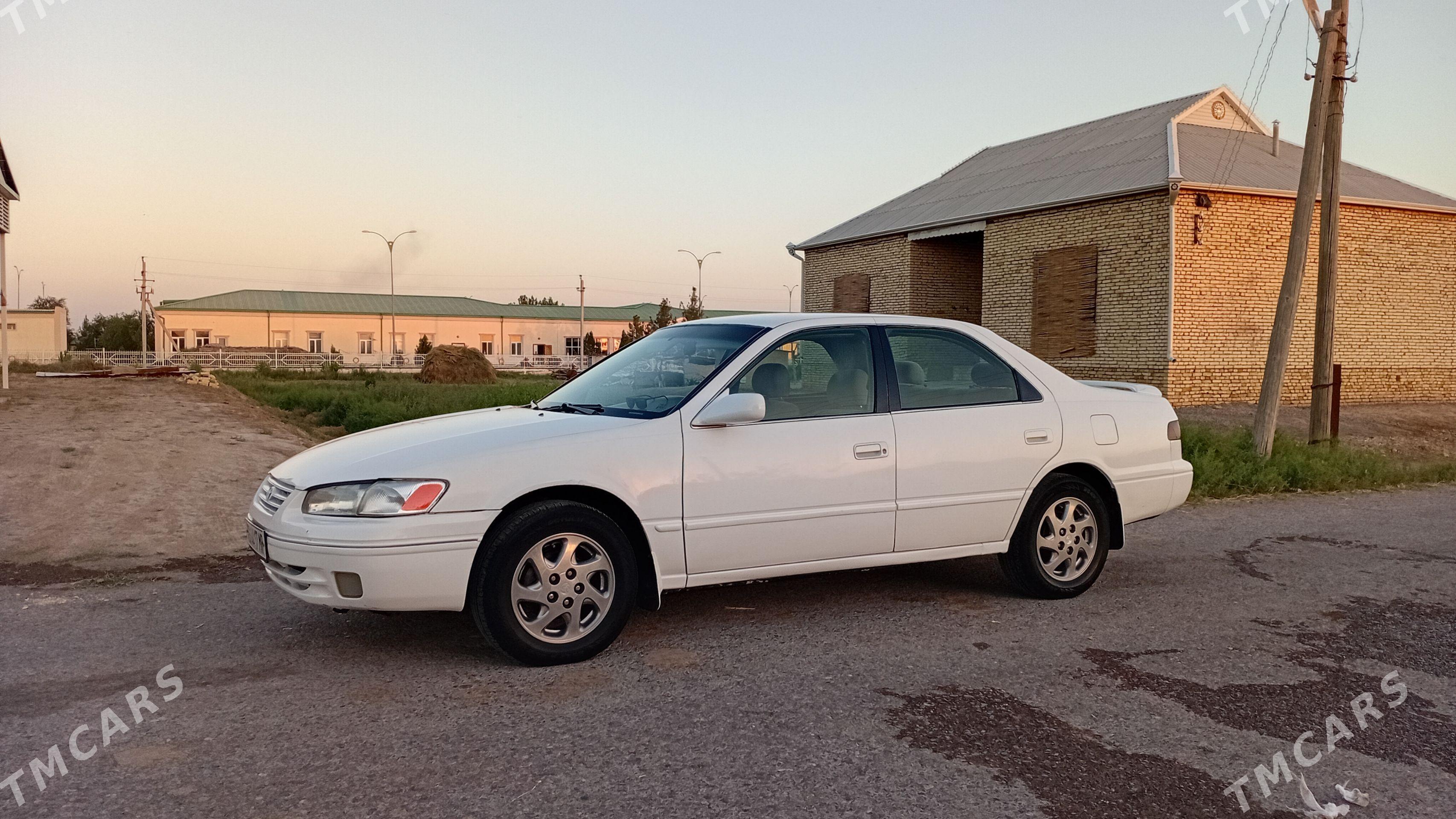 Toyota Camry 1998 - 138 000 TMT - Байрамали - img 1