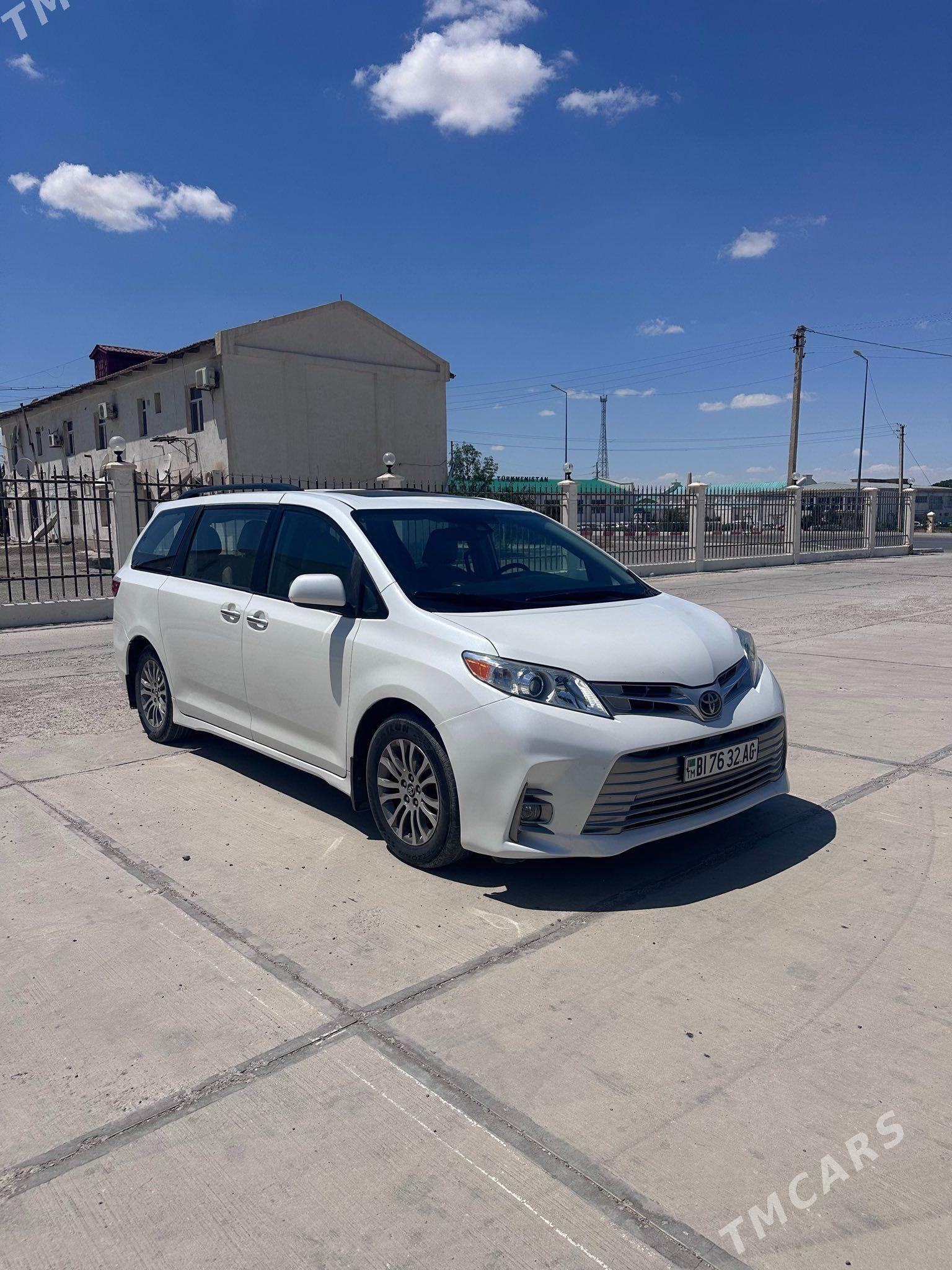 Toyota Sienna 2019 - 480 000 TMT - Ашхабад - img 1
