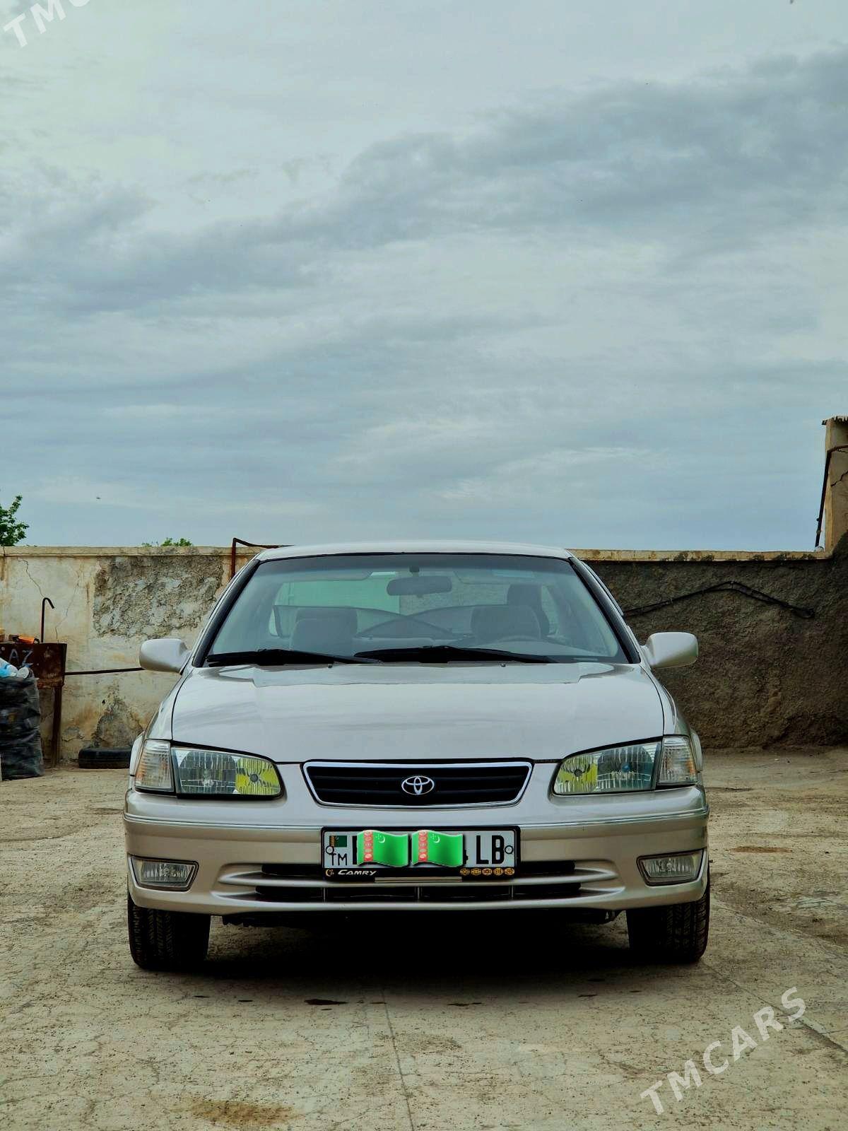 Toyota Camry 2000 - 175 000 TMT - Магданлы - img 1