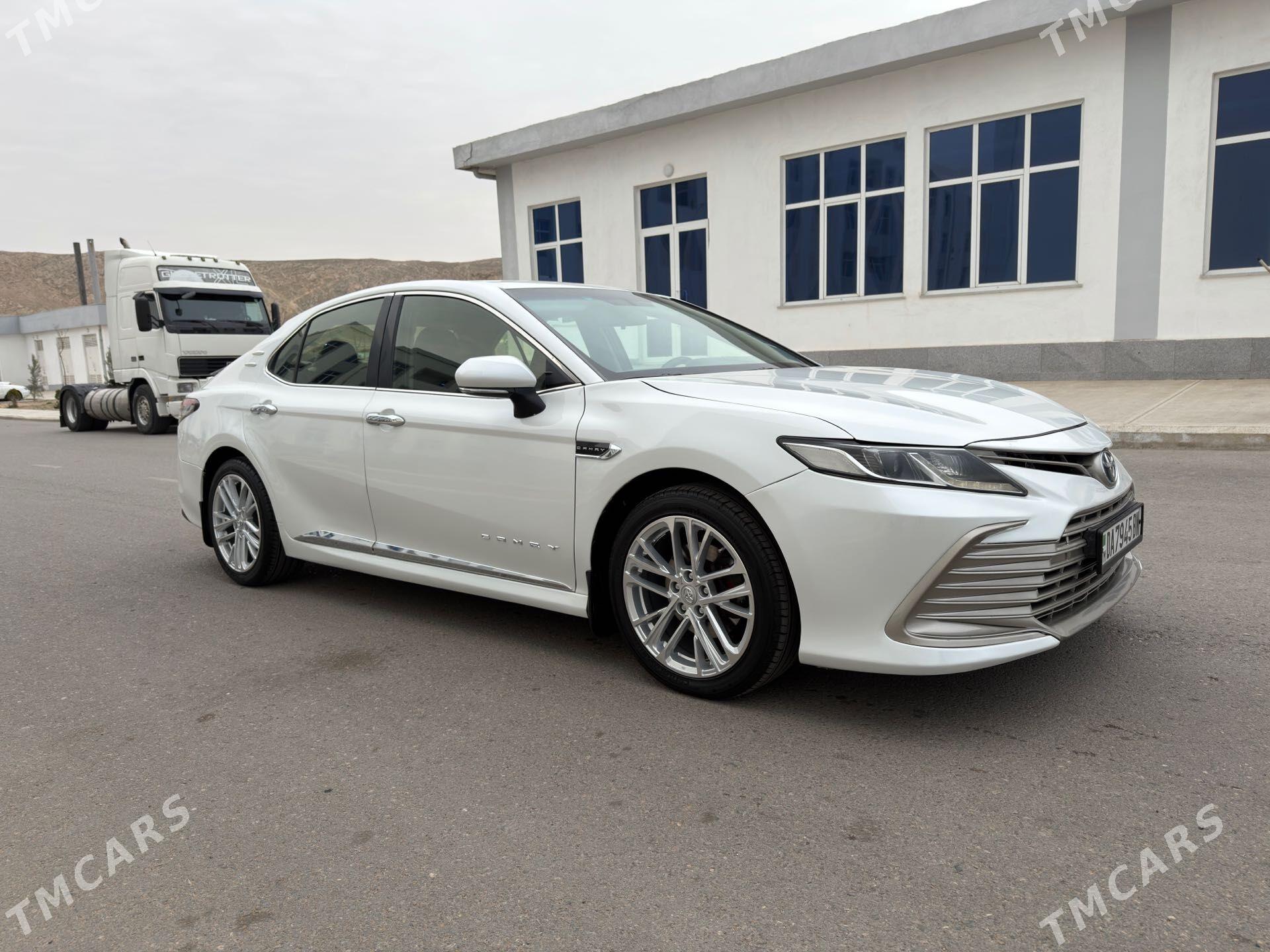 Toyota Camry Hybrid 2021 - 280 000 TMT - Туркменбаши - img 1