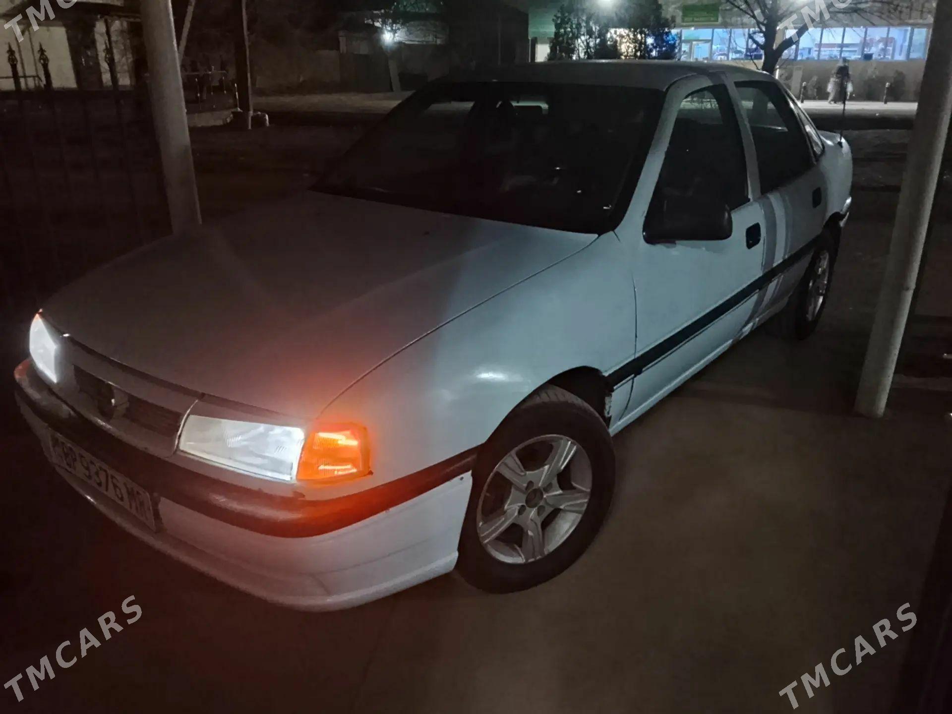 Opel Vectra 1990 - 55 000 TMT - Murgap - img 1