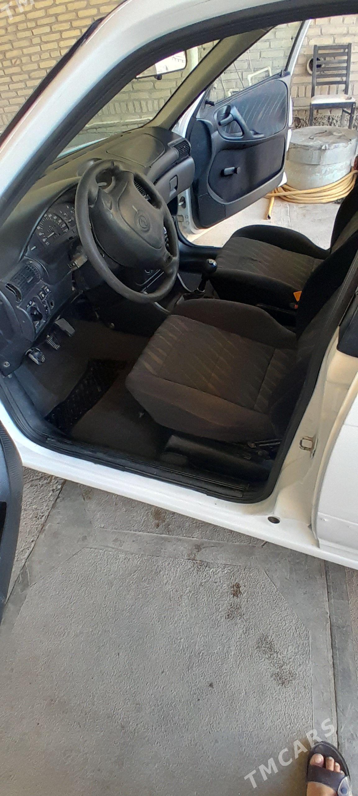 Opel Astra 1998 - 65 000 TMT - Мары - img 1