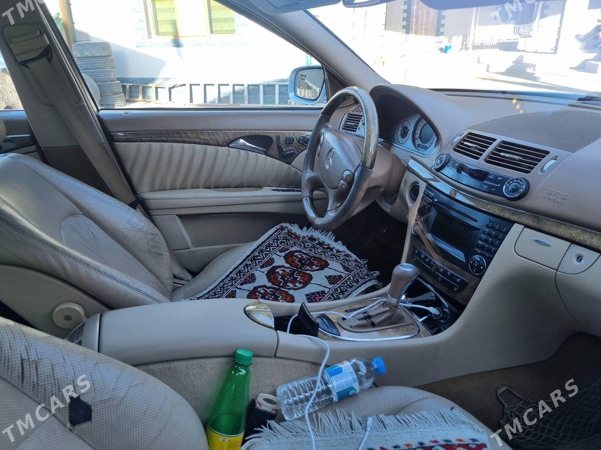 Mercedes-Benz E350 2009 - 195 000 TMT - Бузмеин - img 1