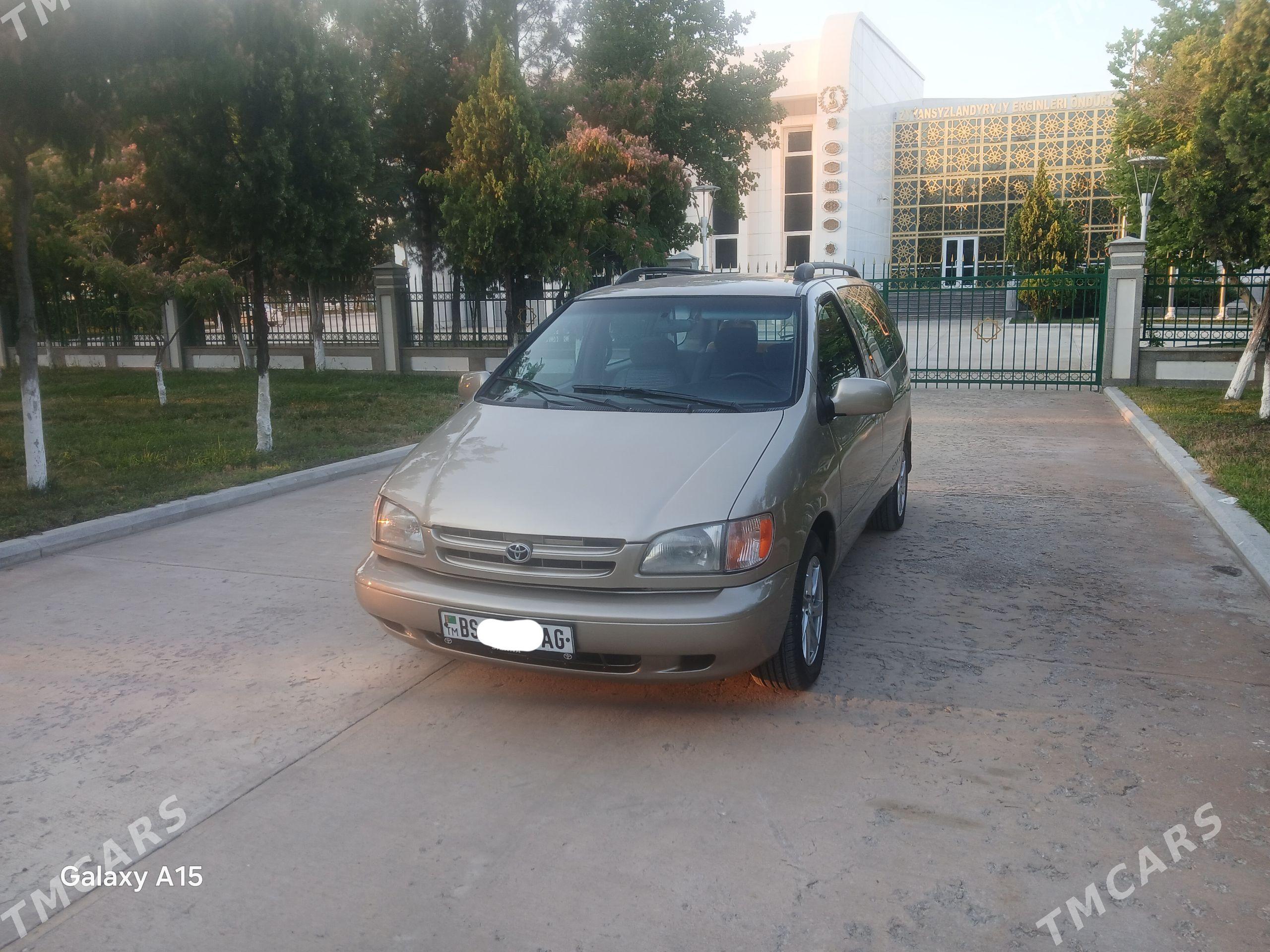 Toyota Sienna 2000 - 188 000 TMT - Бузмеин - img 1