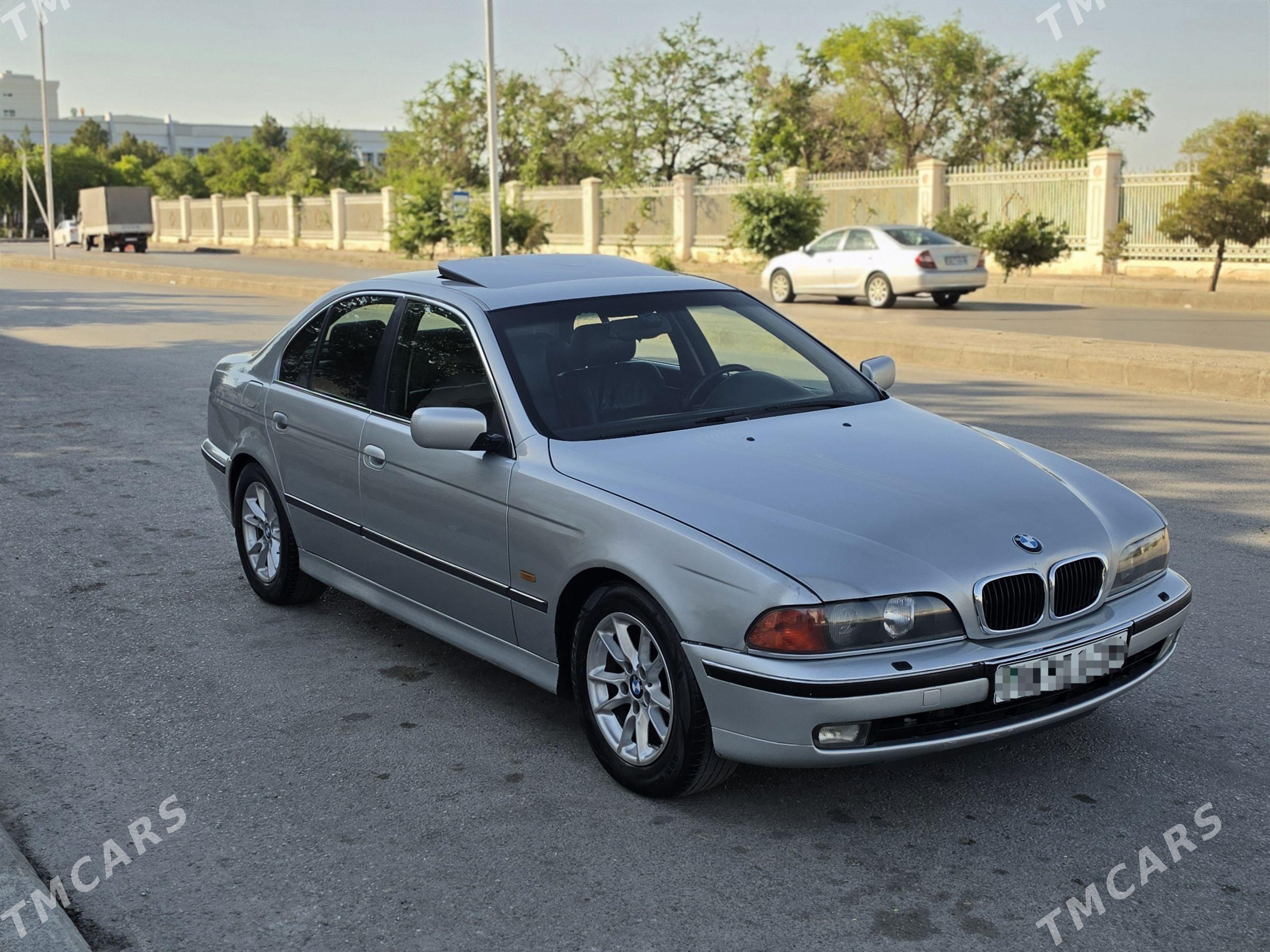 BMW E39 1997 - 114 000 TMT - Балканабат - img 1