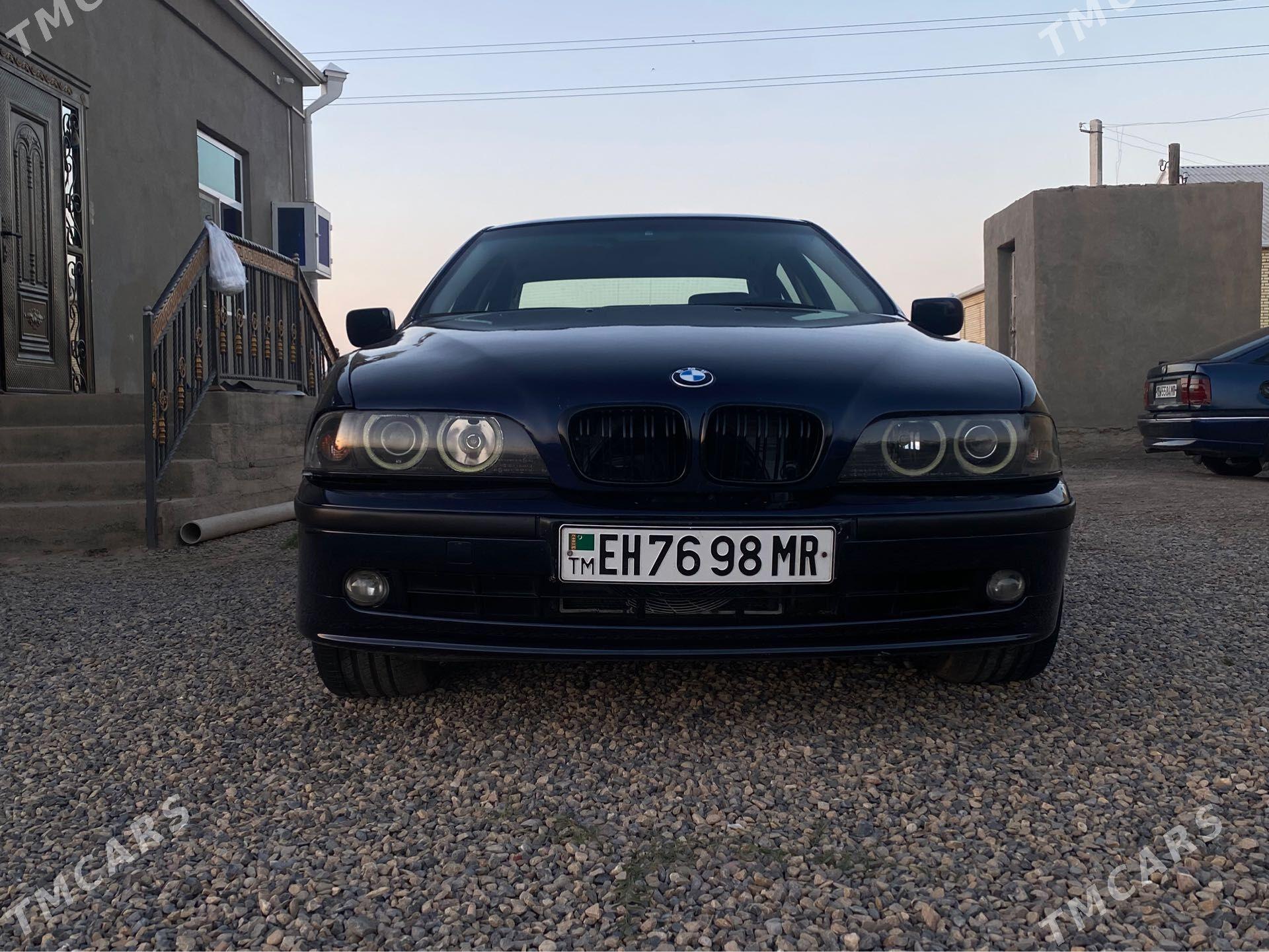 BMW E39 1998 - 110 000 TMT - Mary - img 1