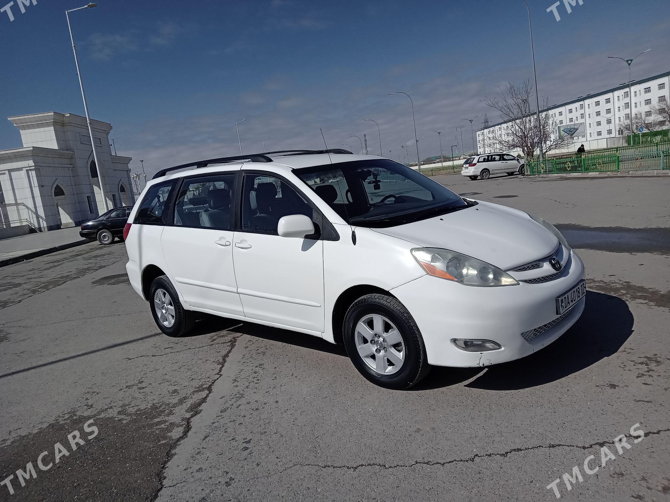 Toyota Sienna 2006 - 205 000 TMT - Дашогуз - img 1