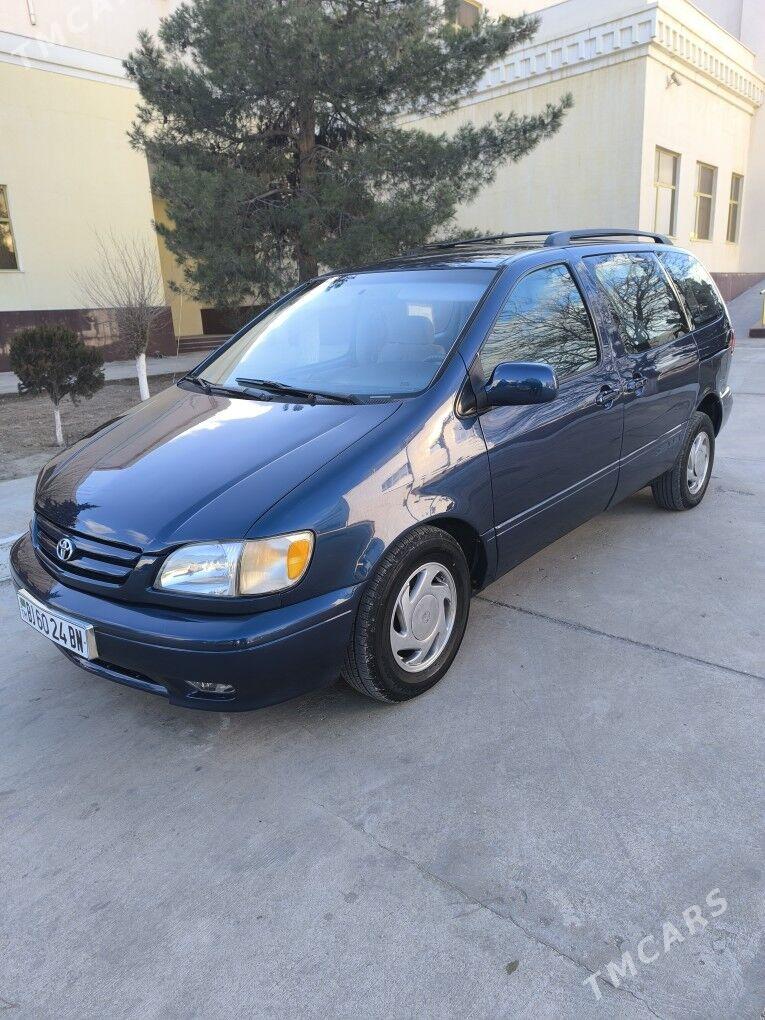 Toyota Sienna 2002 - 187 000 TMT - Гызыларбат - img 1