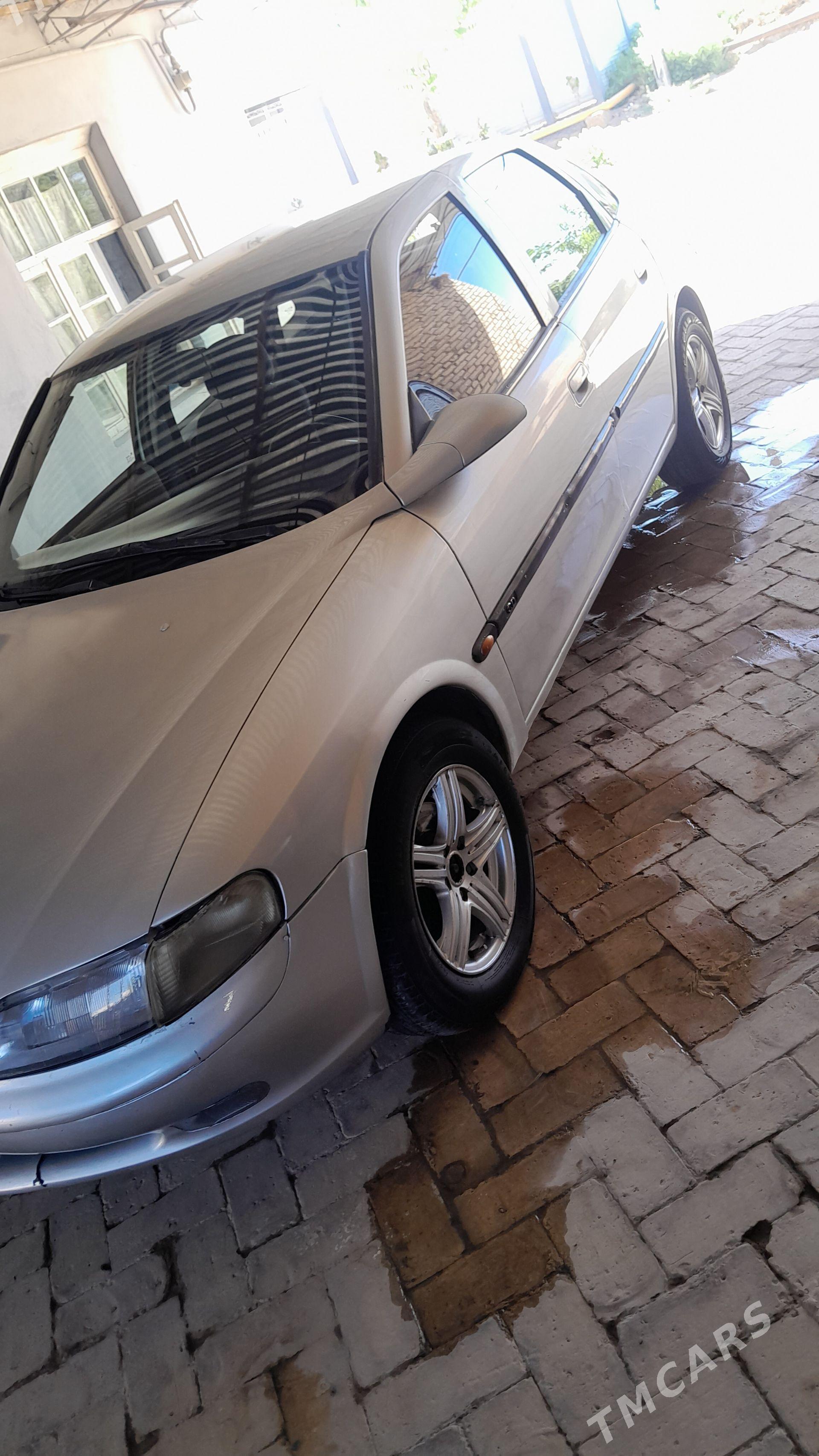 Opel Vectra 1997 - 50 000 TMT - Ёлётен - img 1