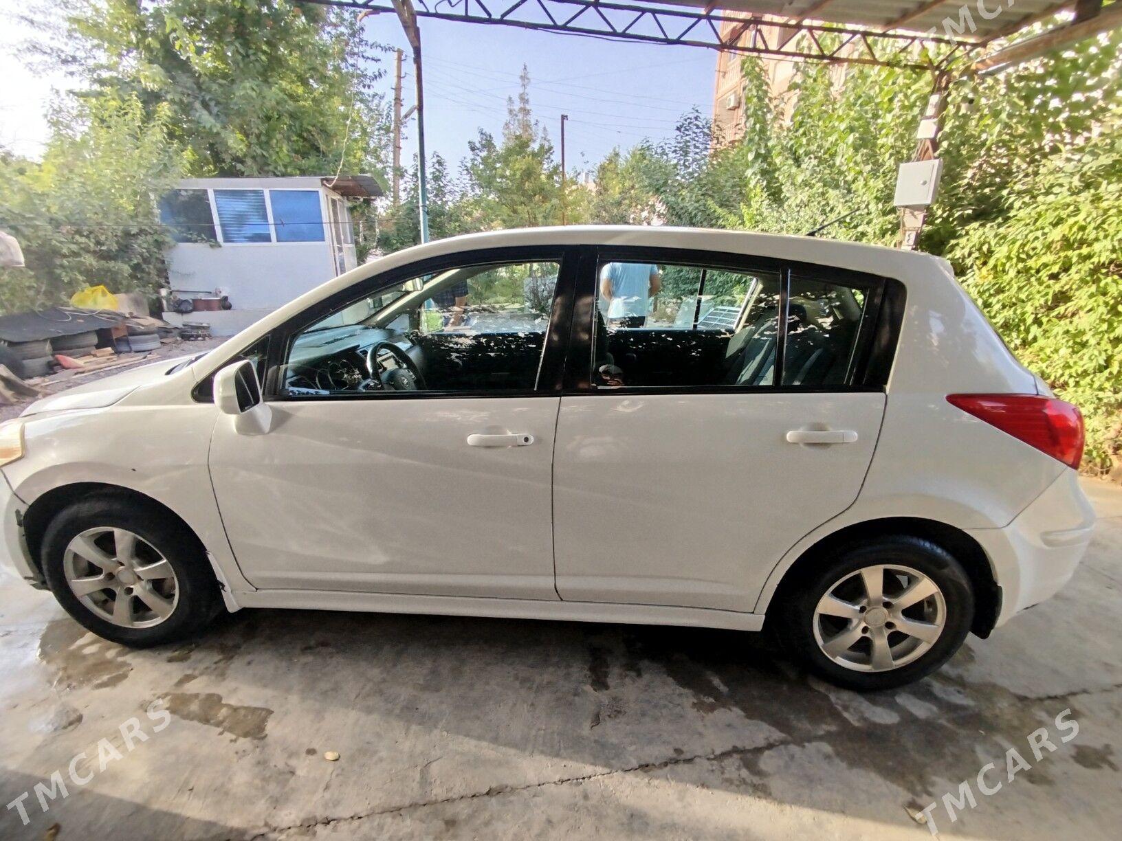 Nissan Versa 2010 - 130 000 TMT - Мары - img 1