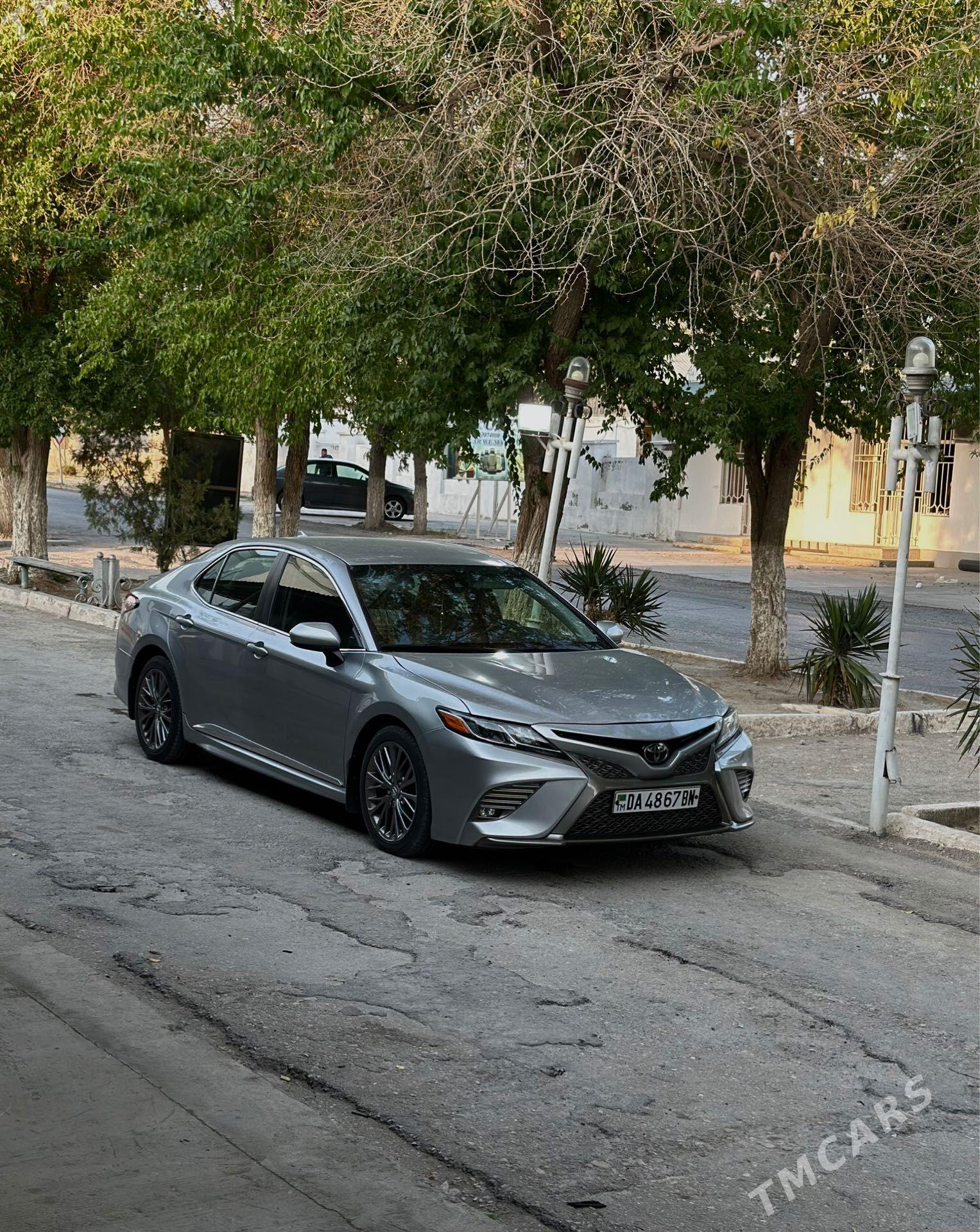 Toyota Camry 2018 - 300 000 TMT - Балканабат - img 1