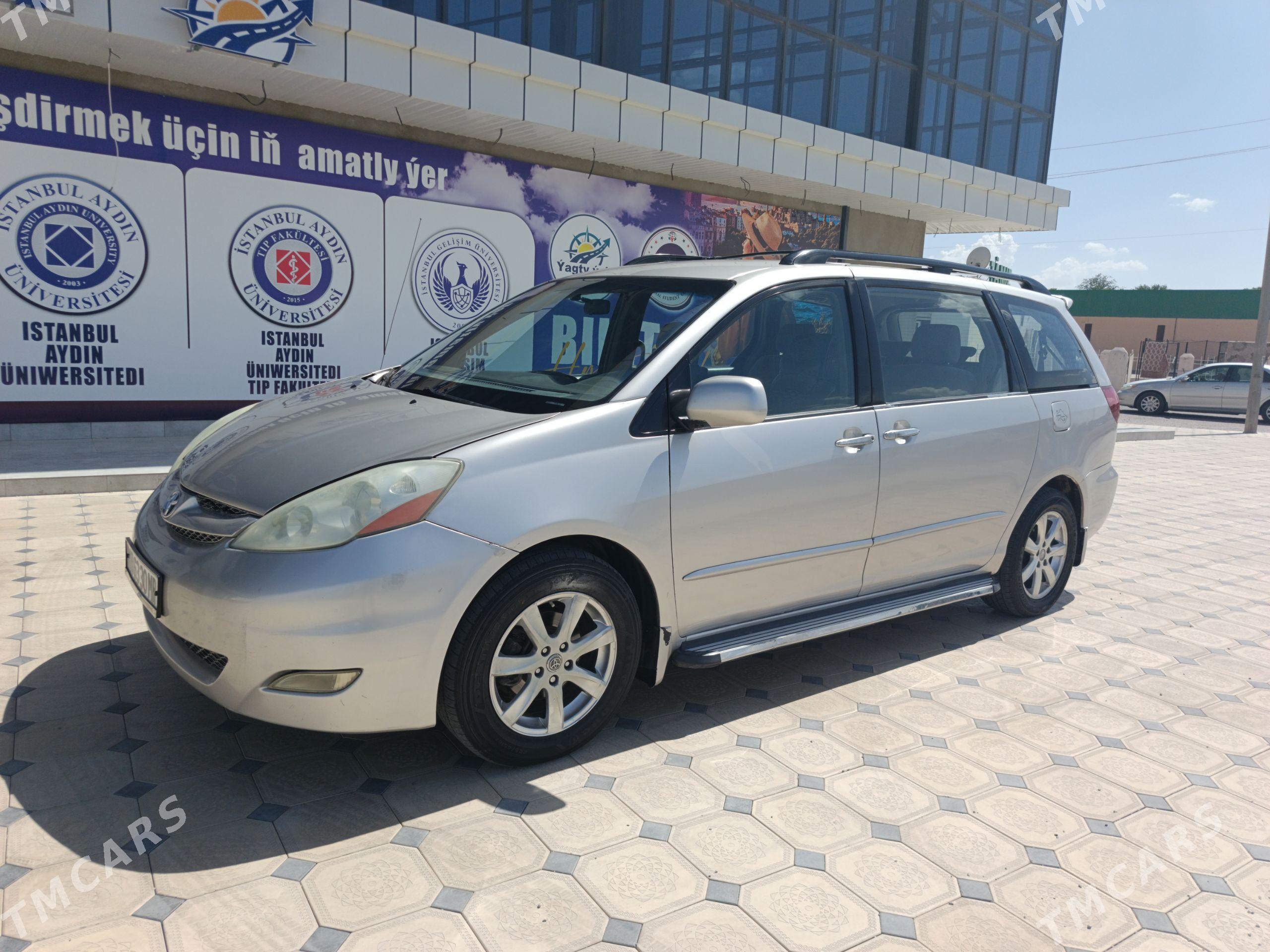 Toyota Sienna 2005 - 175 000 TMT - Байрамали - img 1