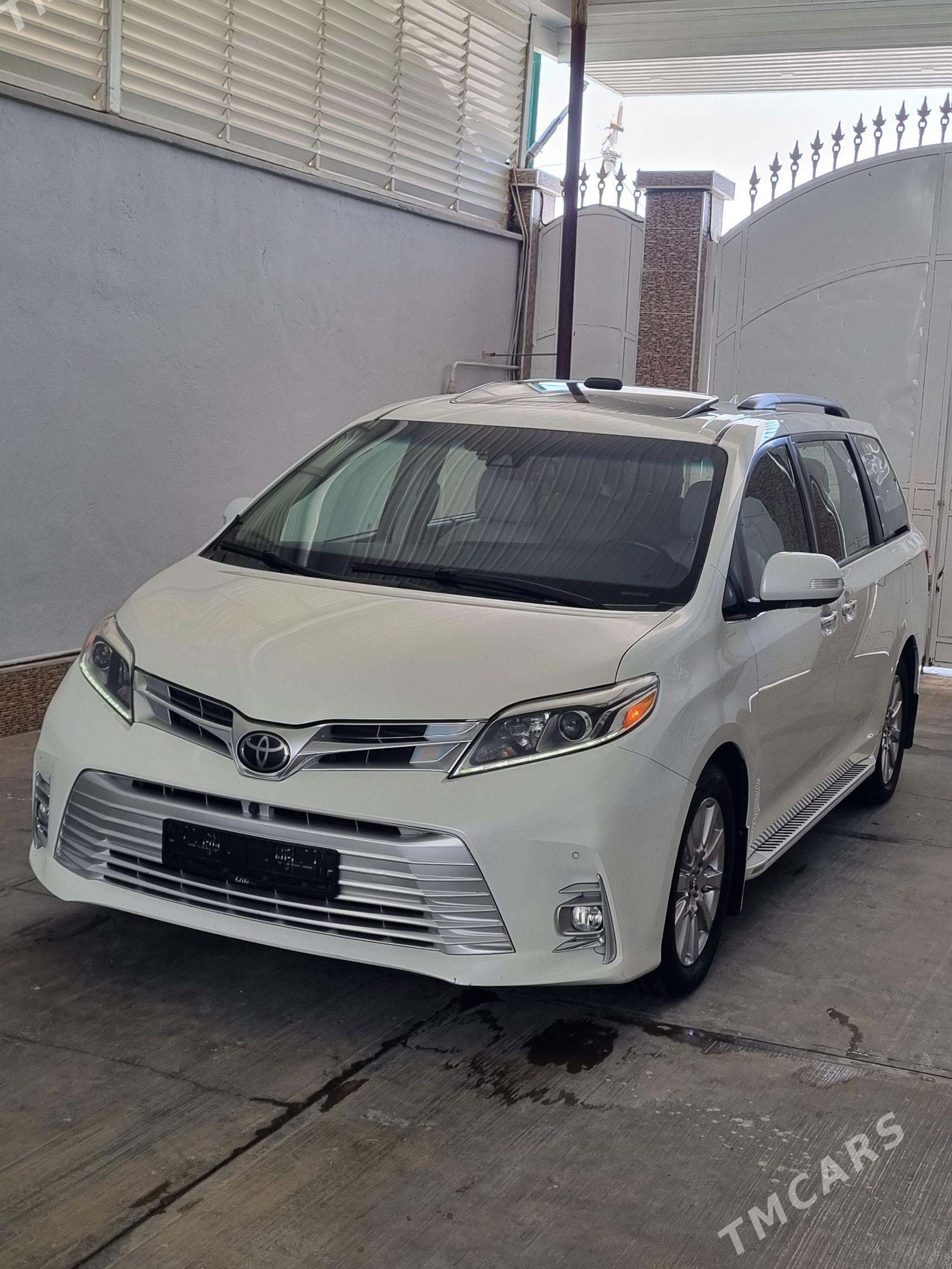 Toyota Sienna 2018 - 640 000 TMT - Ашхабад - img 1