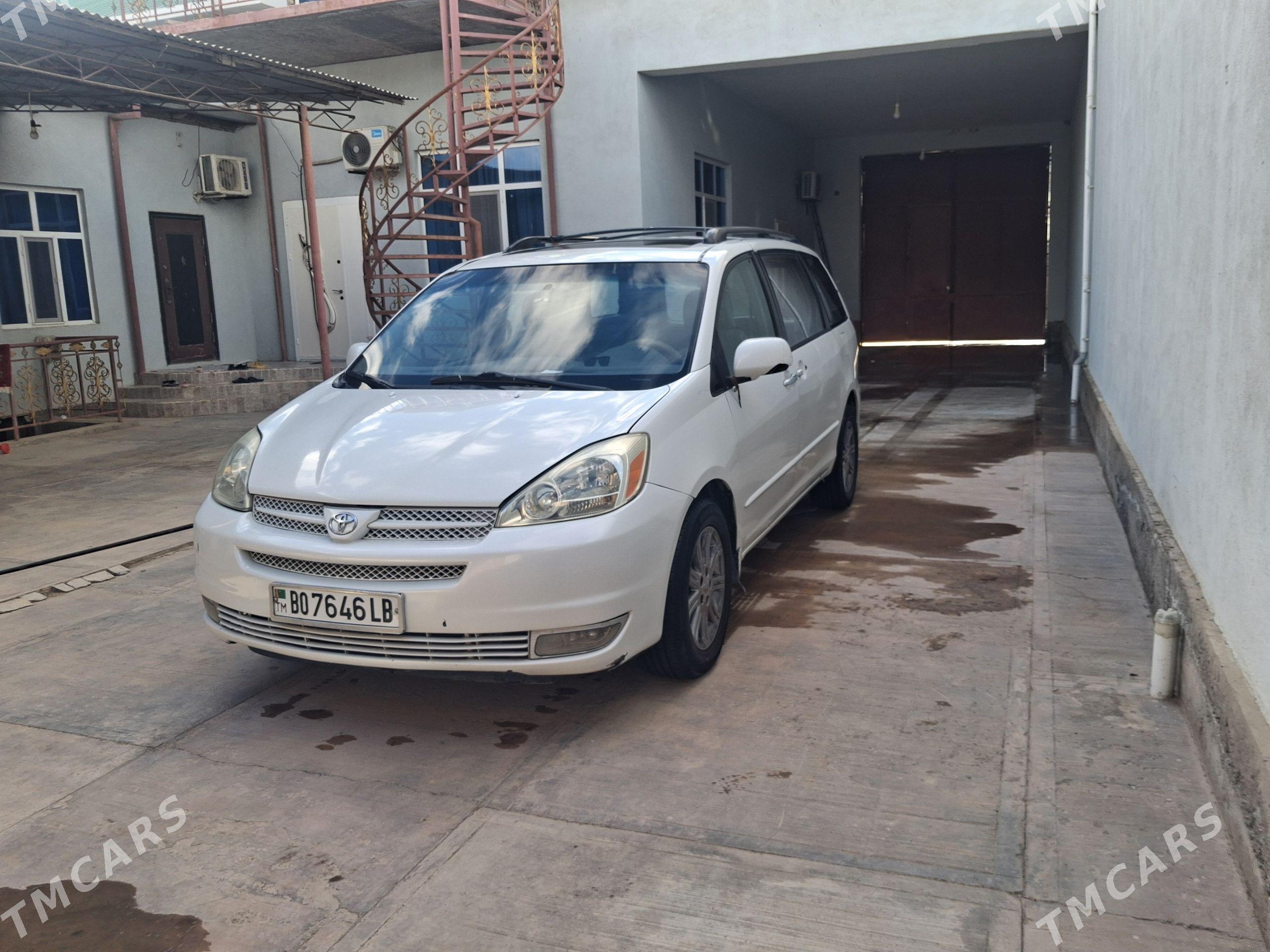 Toyota Sienna 2004 - 270 000 TMT - Туркменабат - img 1