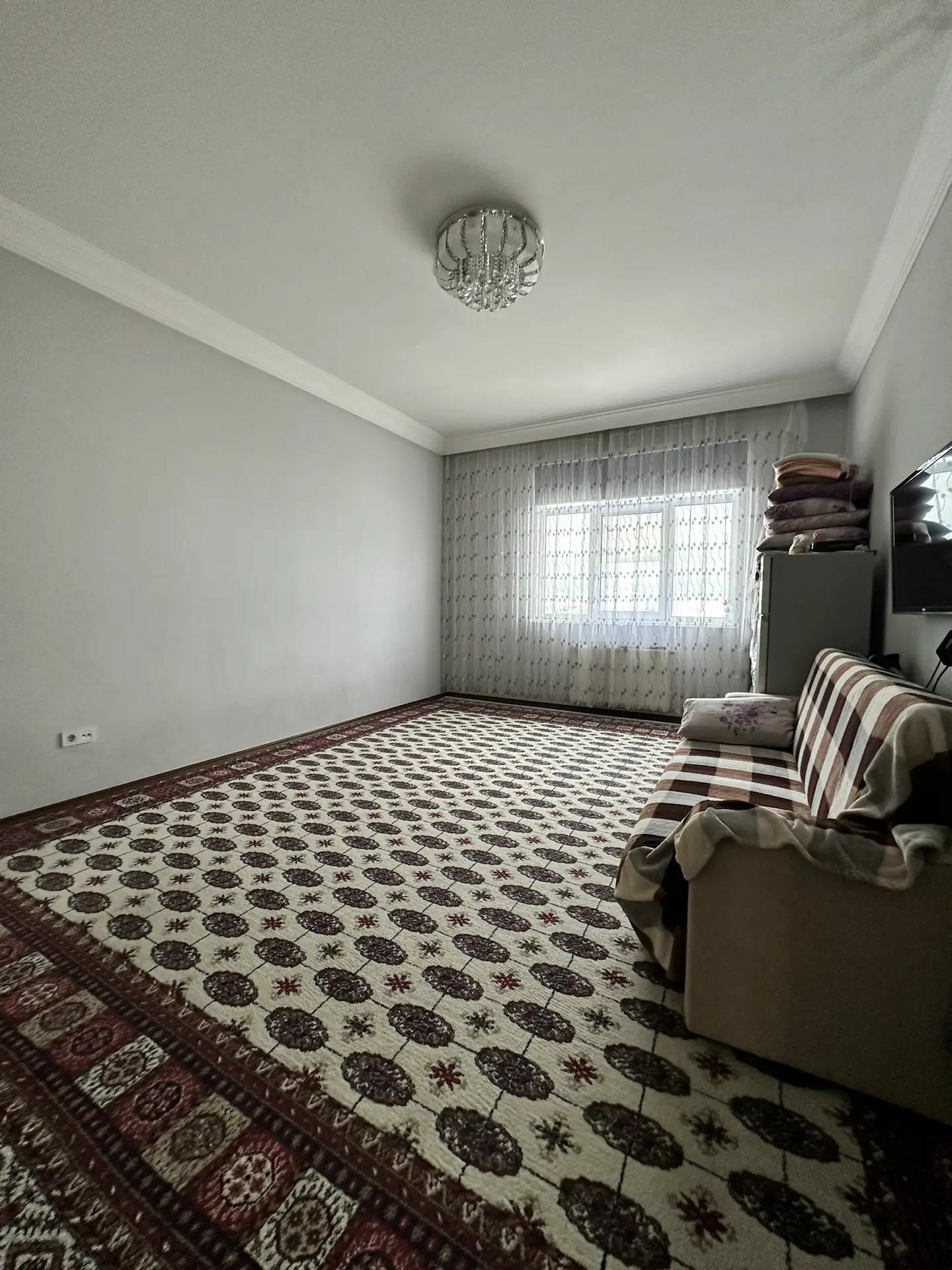 Mir 8 Kanesna golay 3 Komnat - Мир 8 - img 1