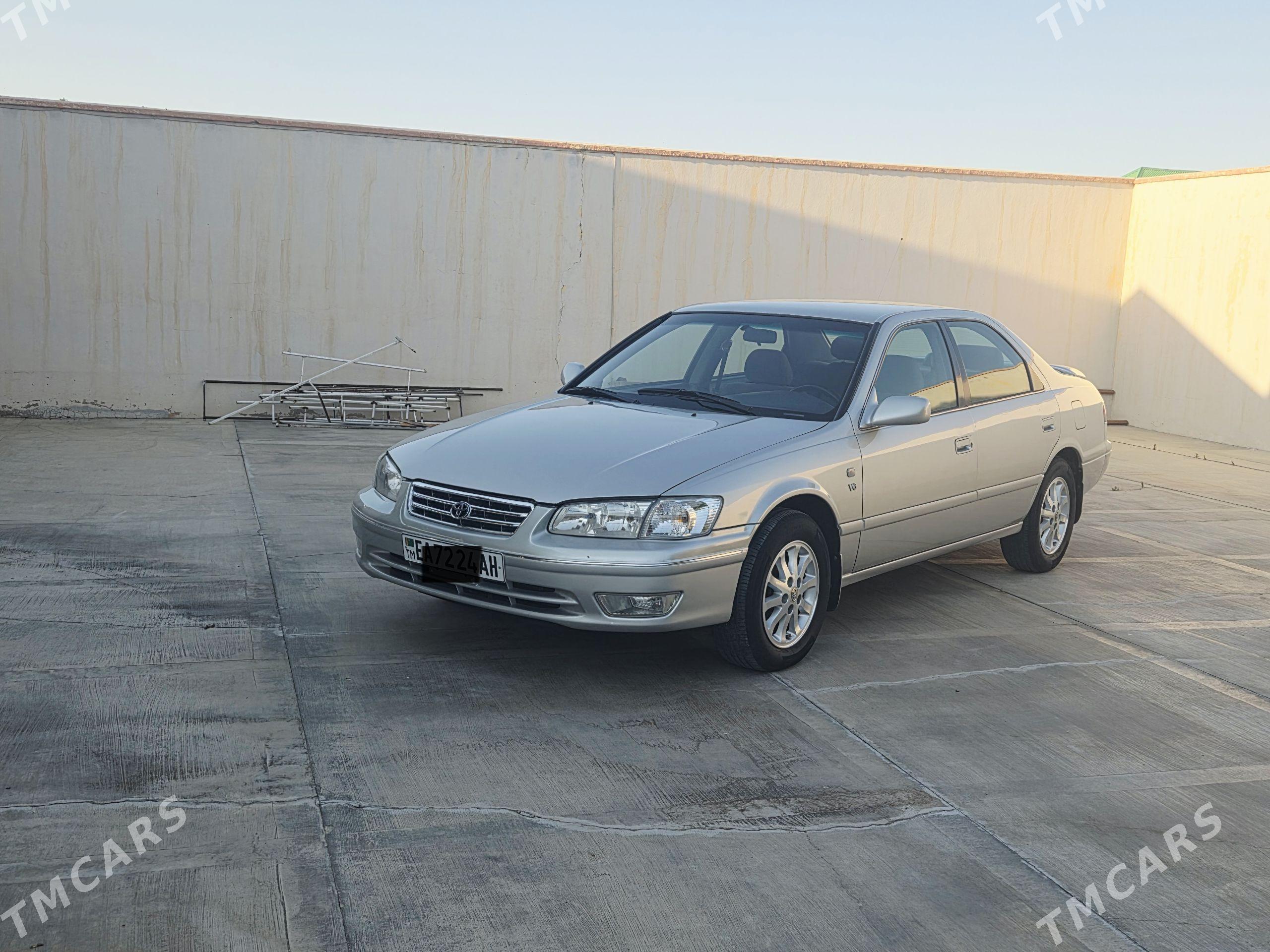 Toyota Camry 2001 - 210 000 TMT - Bäherden - img 1