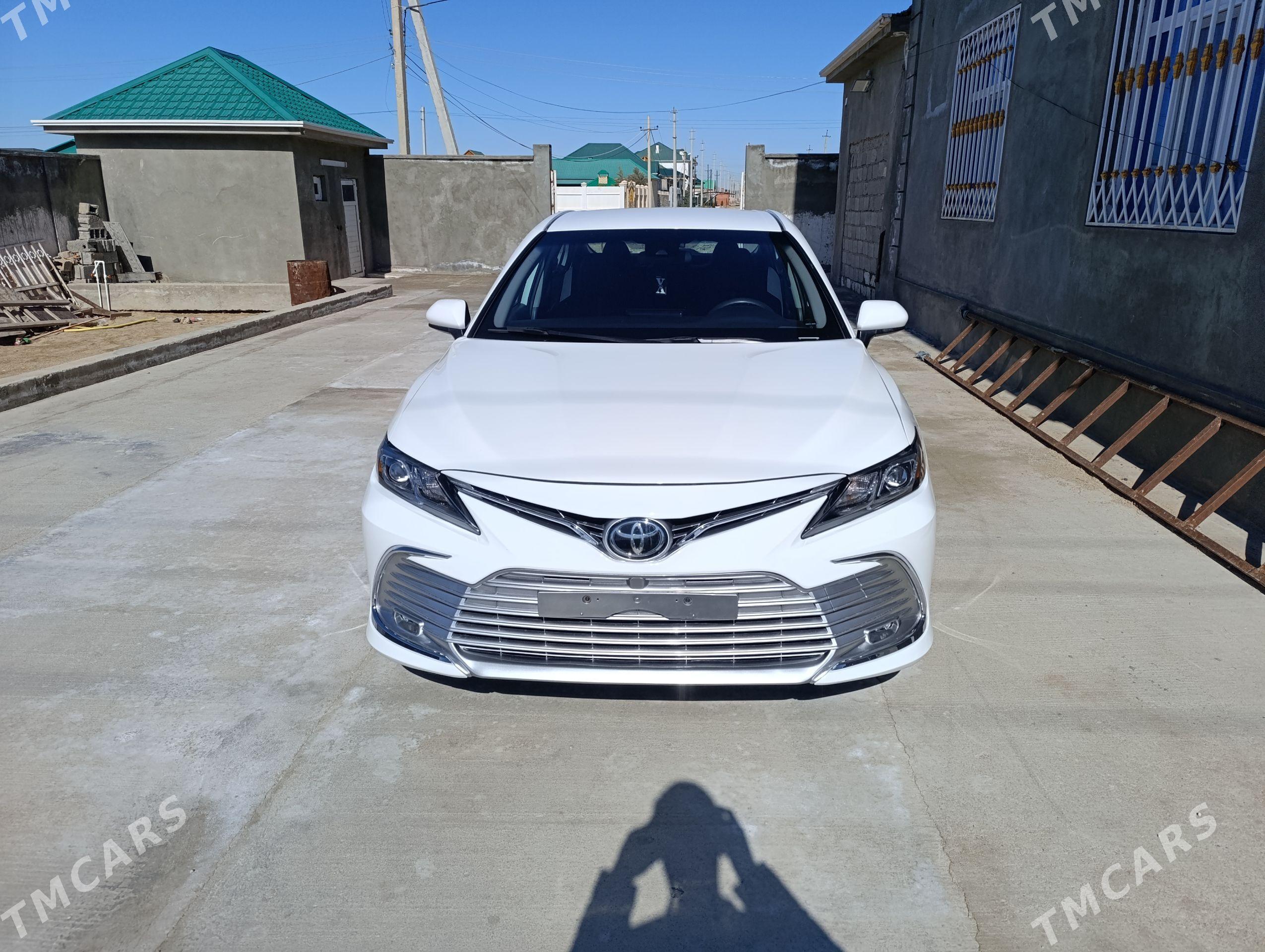 Toyota Camry 2023 - 330 000 TMT - Балканабат - img 1