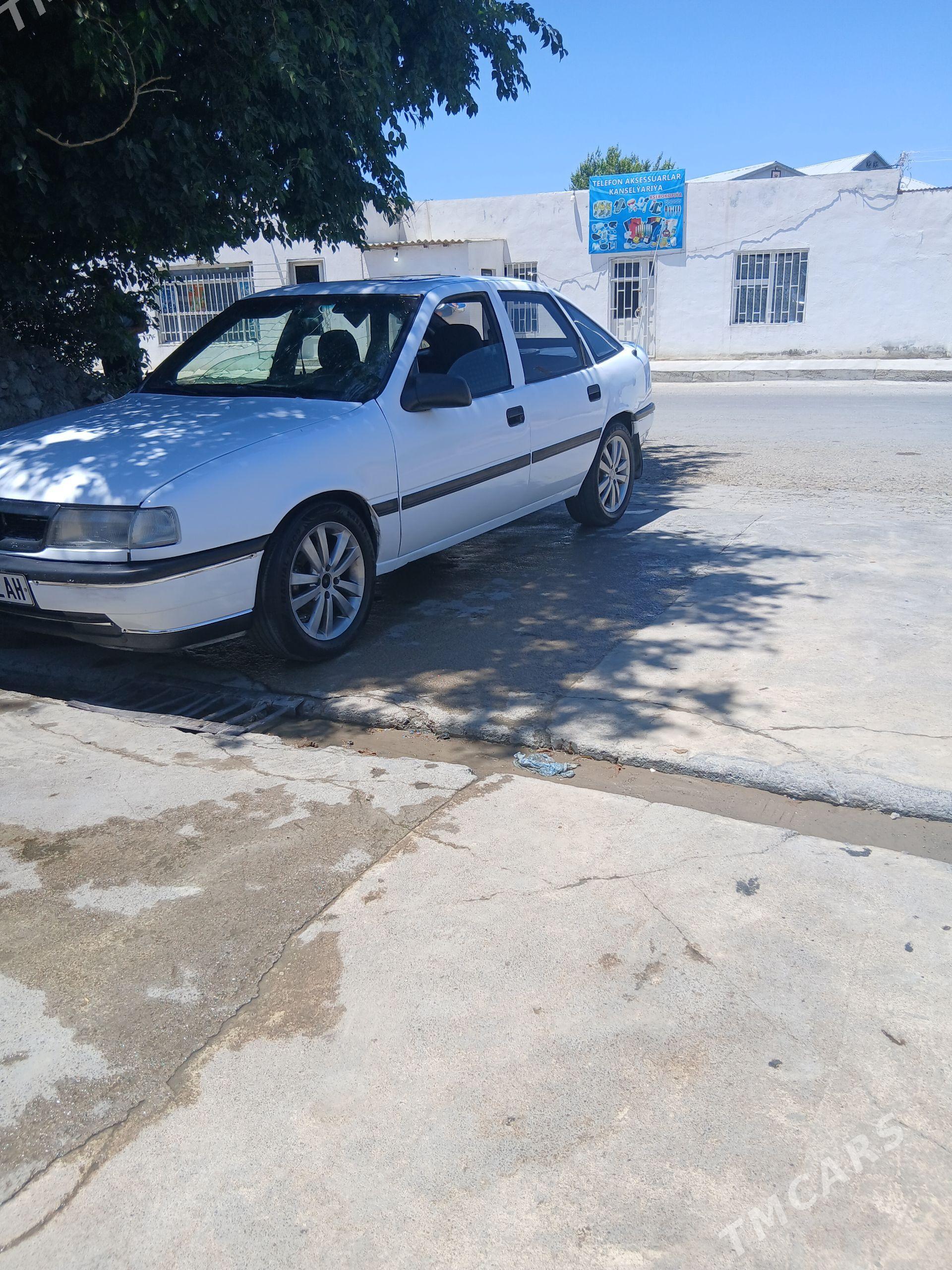 Opel Vectra 1992 - 32 000 TMT - Bäherden - img 1