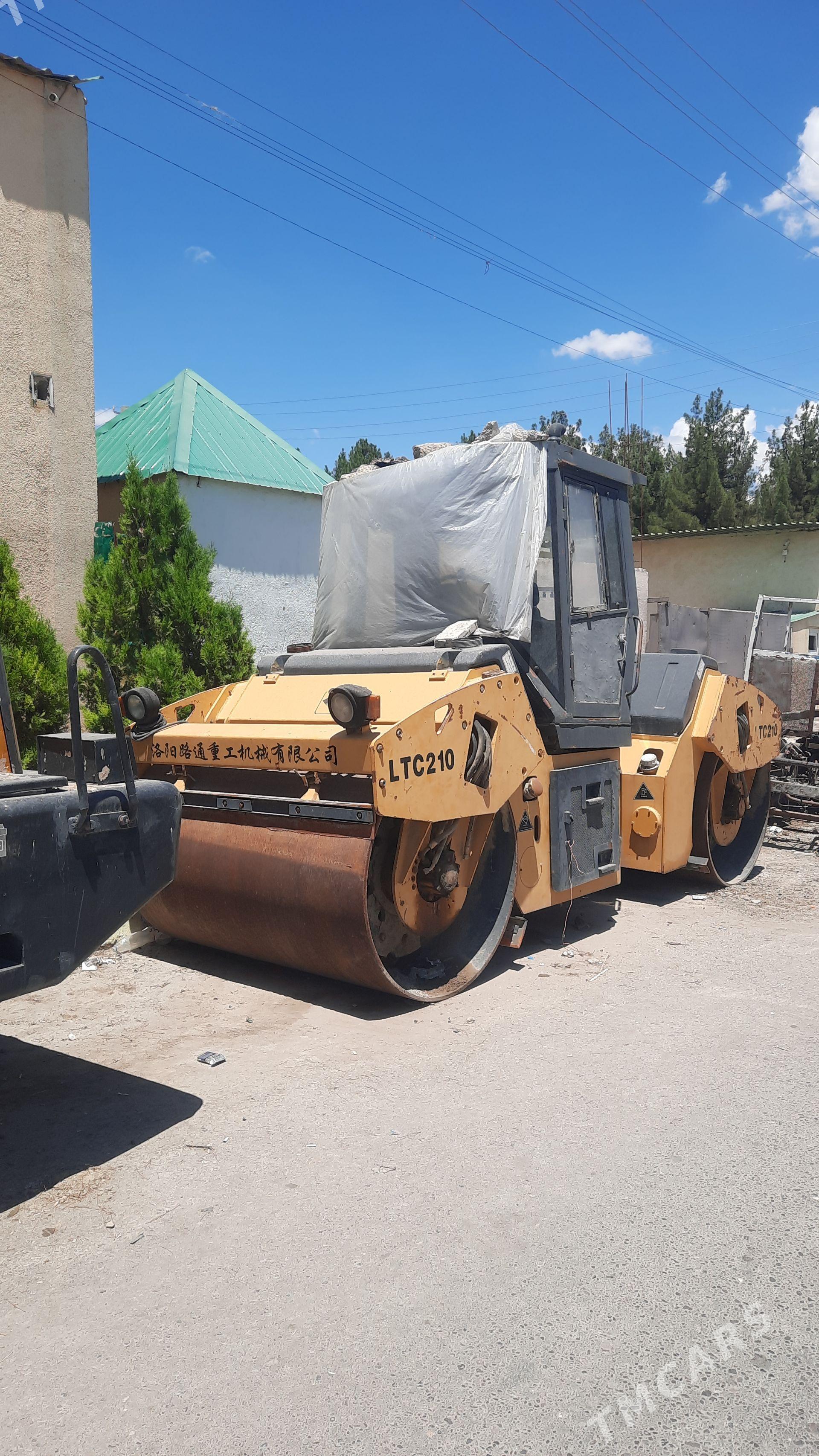LiuGong CLG 6116E 2014 - 180 000 TMT - Aşgabat - img 1