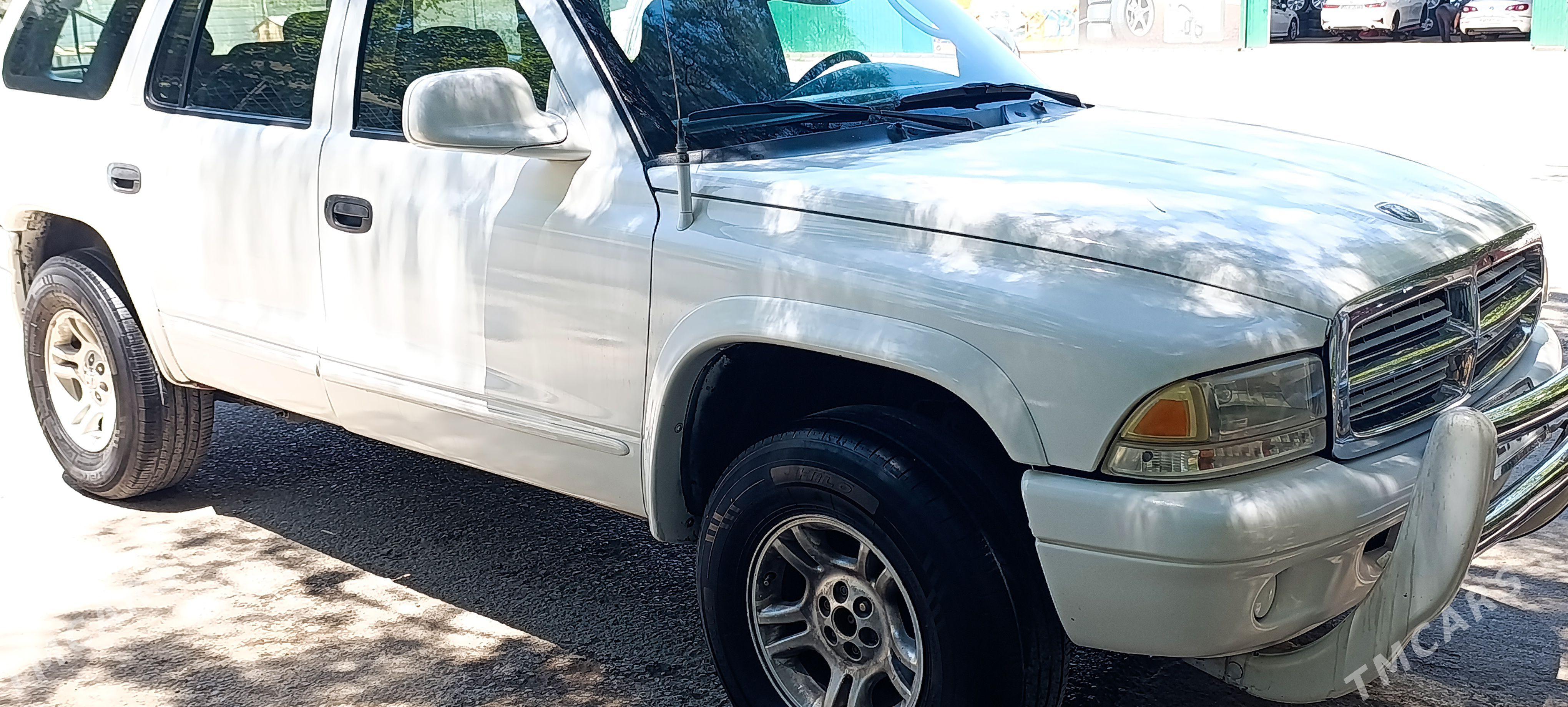 Dodge Durango 2002 - 110 000 TMT - Бедев - img 1