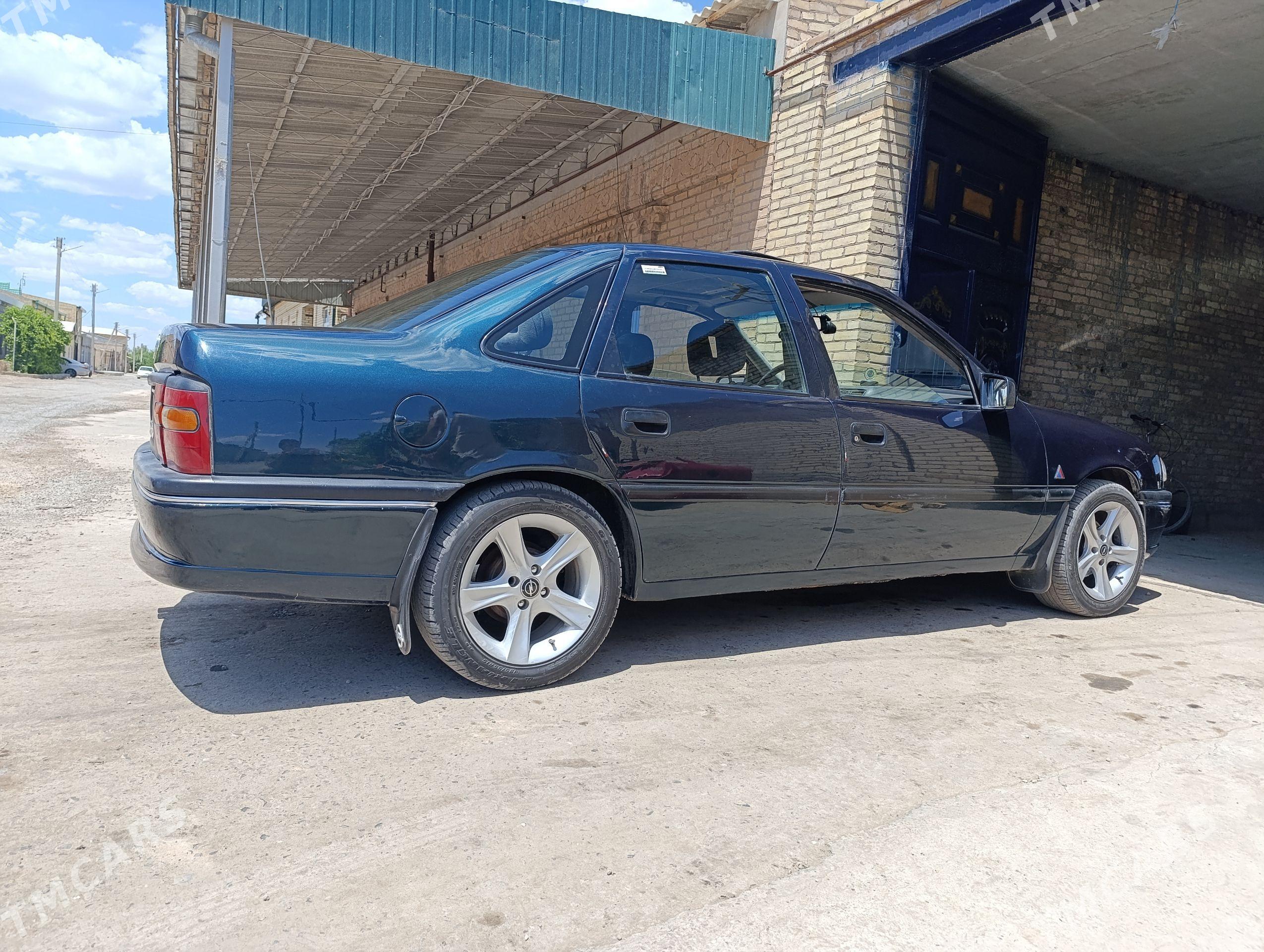 Opel Vectra 1993 - 50 000 TMT - Çärjew - img 1