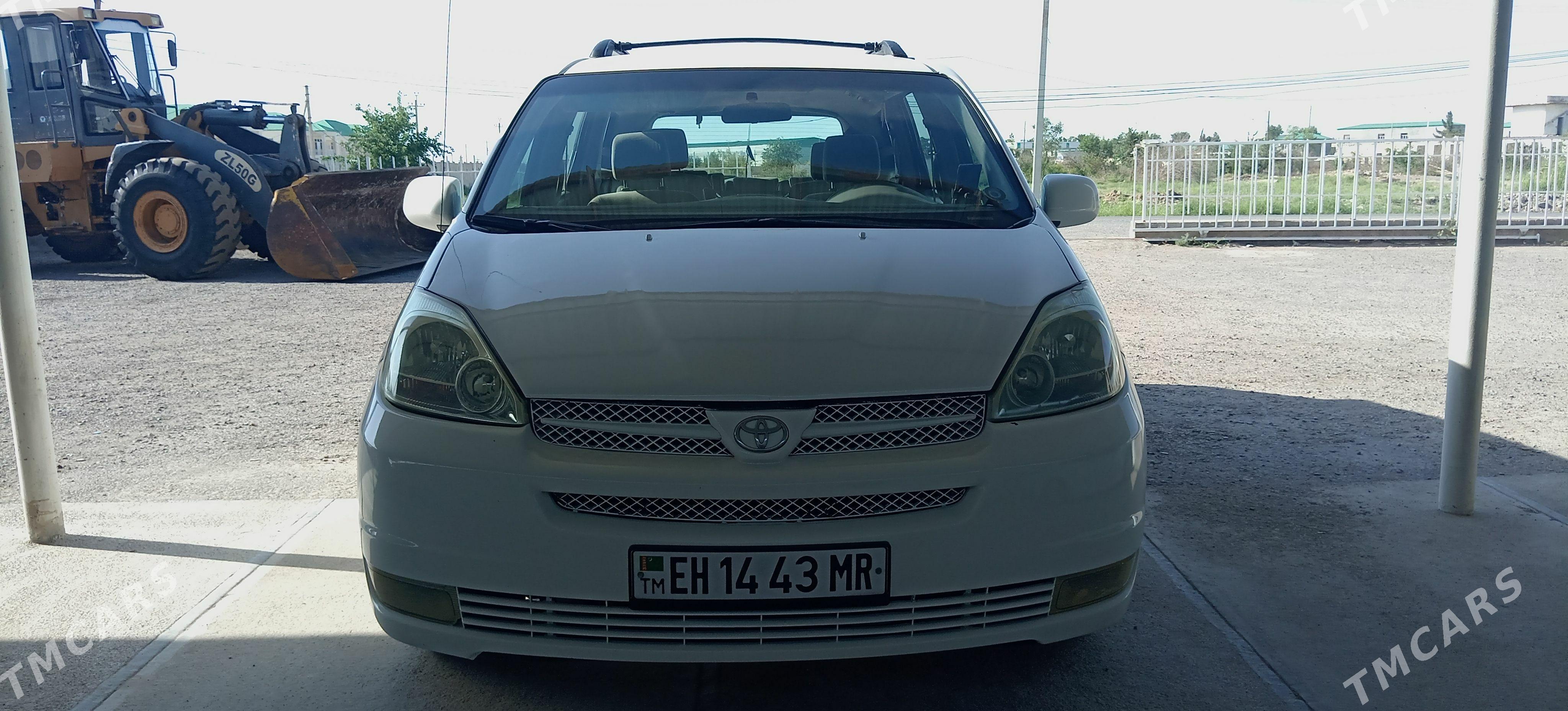 Toyota Sienna 2004 - 240 000 TMT - Мары - img 1